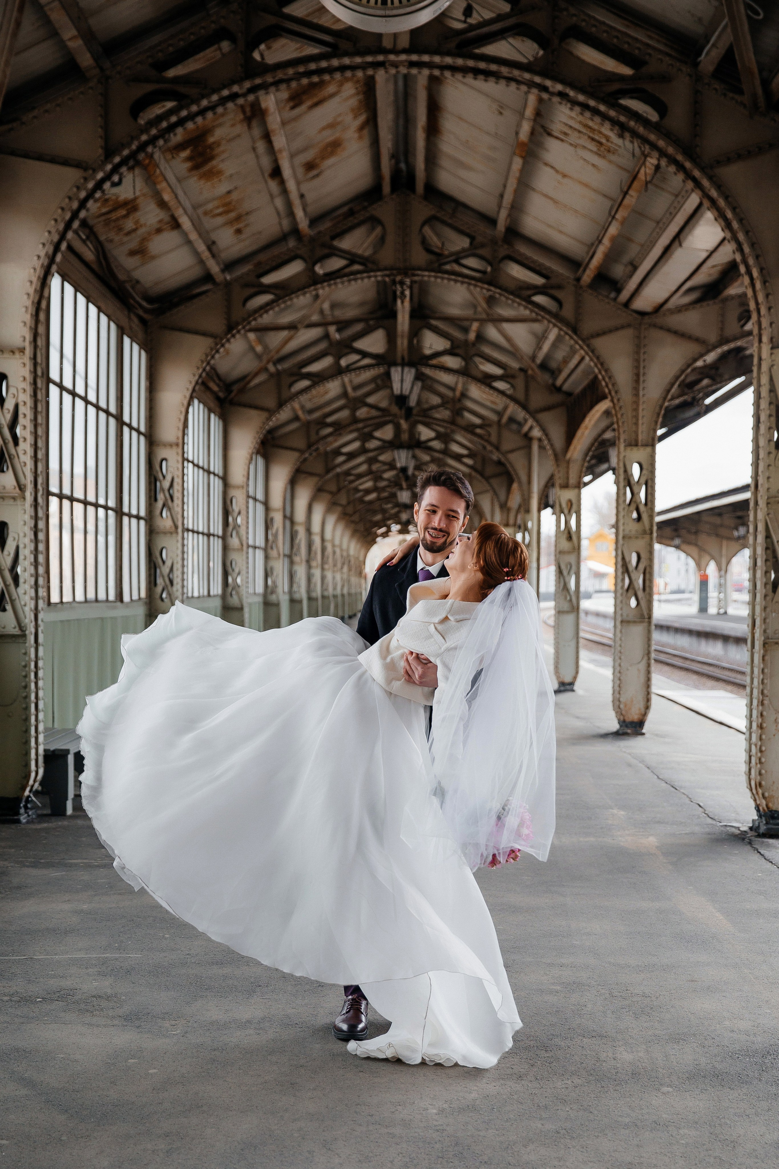 Первый ЗАГС и Фотосессия на Витебском в апреле. Свадебный фотограф в Санкт-Петербурге Вика Стукачева