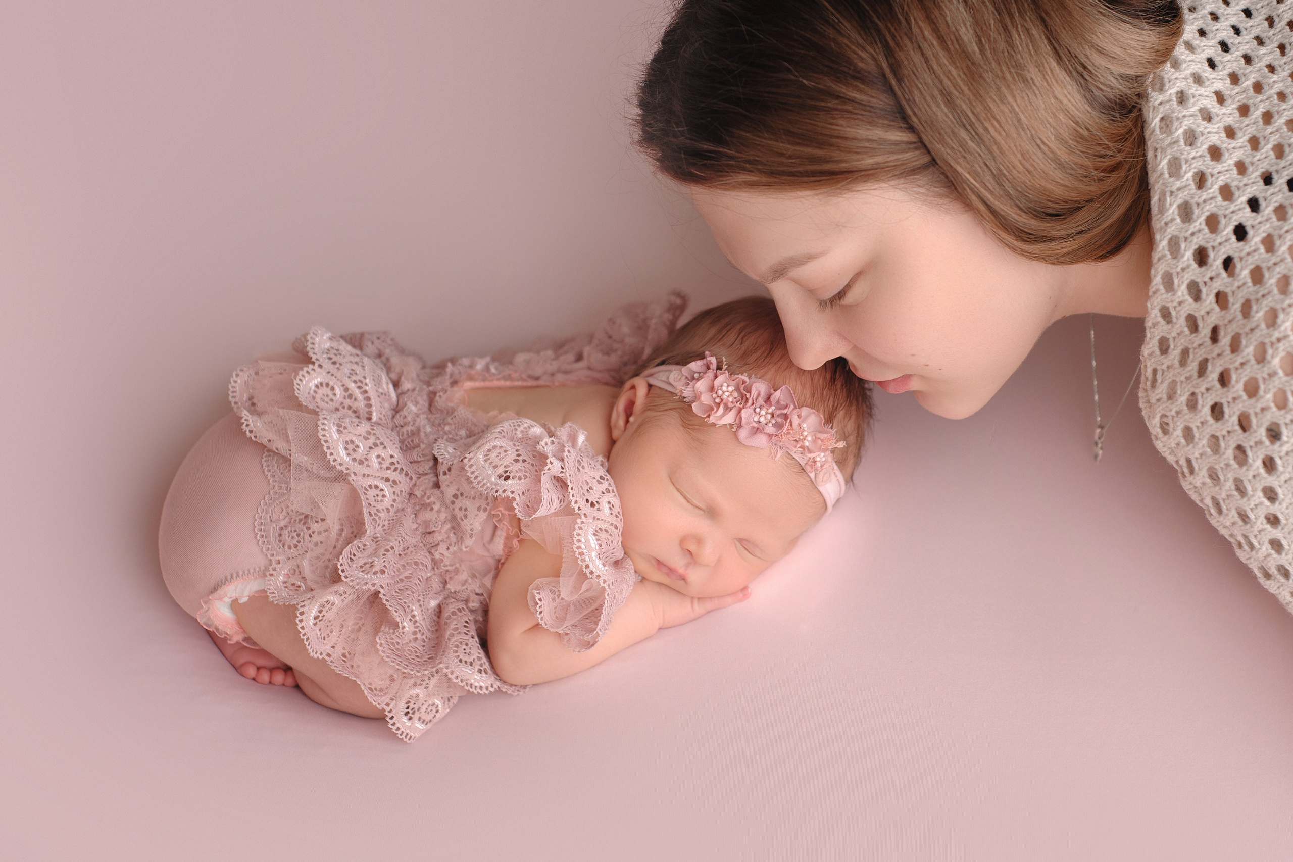 Профессиональный фотограф новорожденных в Воронеже Виктория Баева