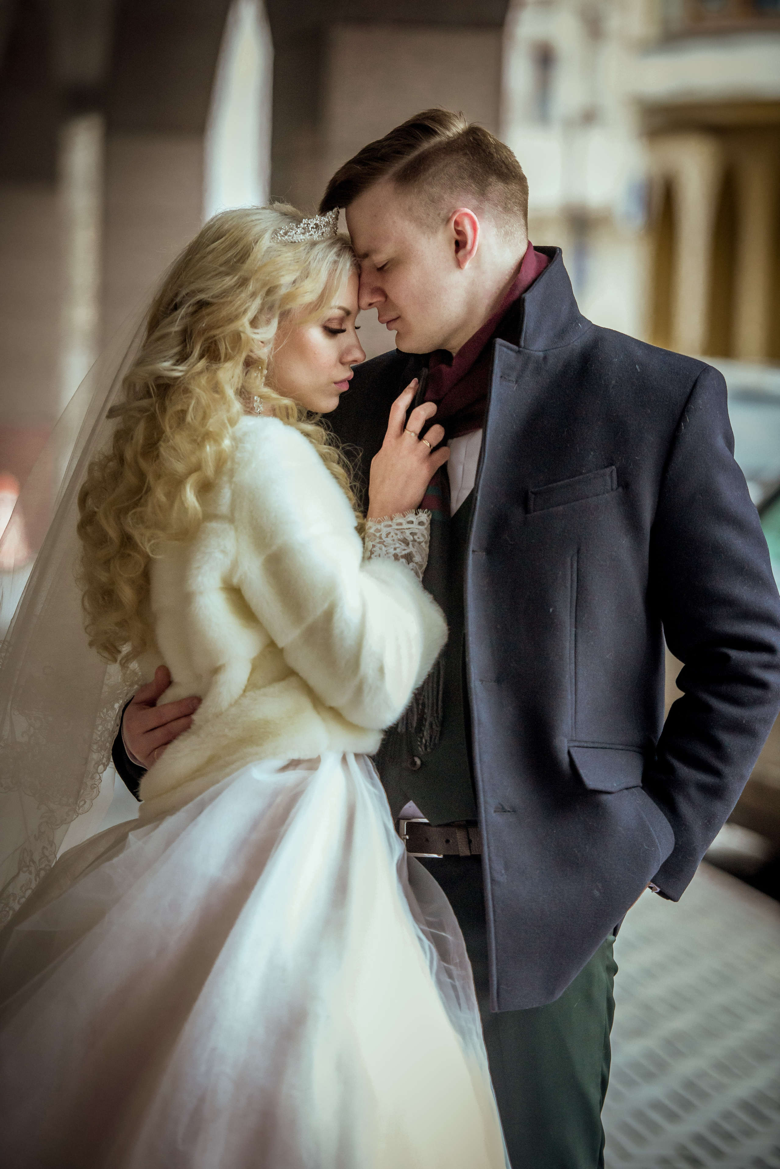 Помощь с позировками во время свадебной фотосессии Съемка свадьбы лучший фотограф Москвы Мишутин Виталий Красивые локации для свадебной съемки в Москве