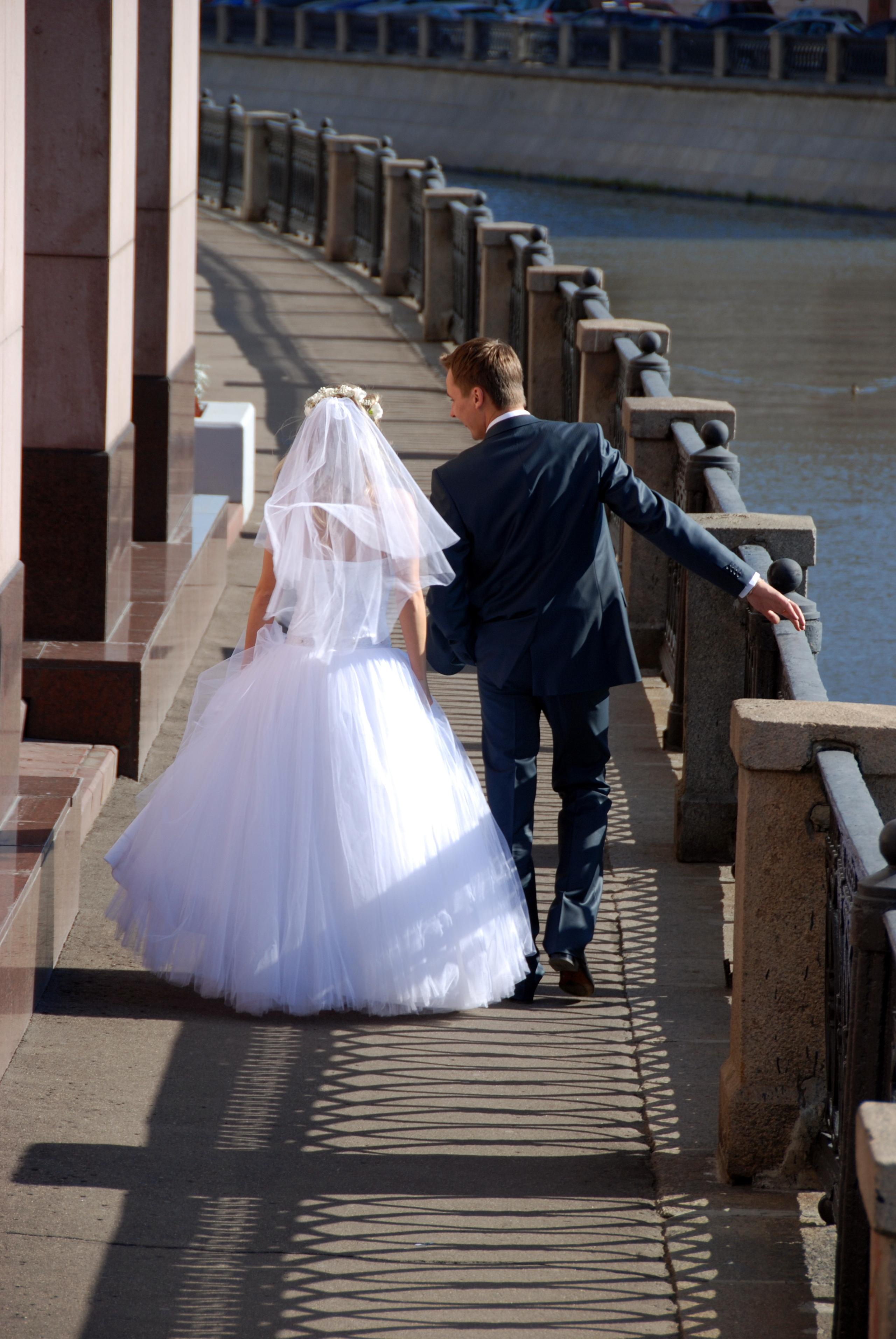 Профессиональный дизайн и печать свадебного альбома с тщательно отобранными фотографиями