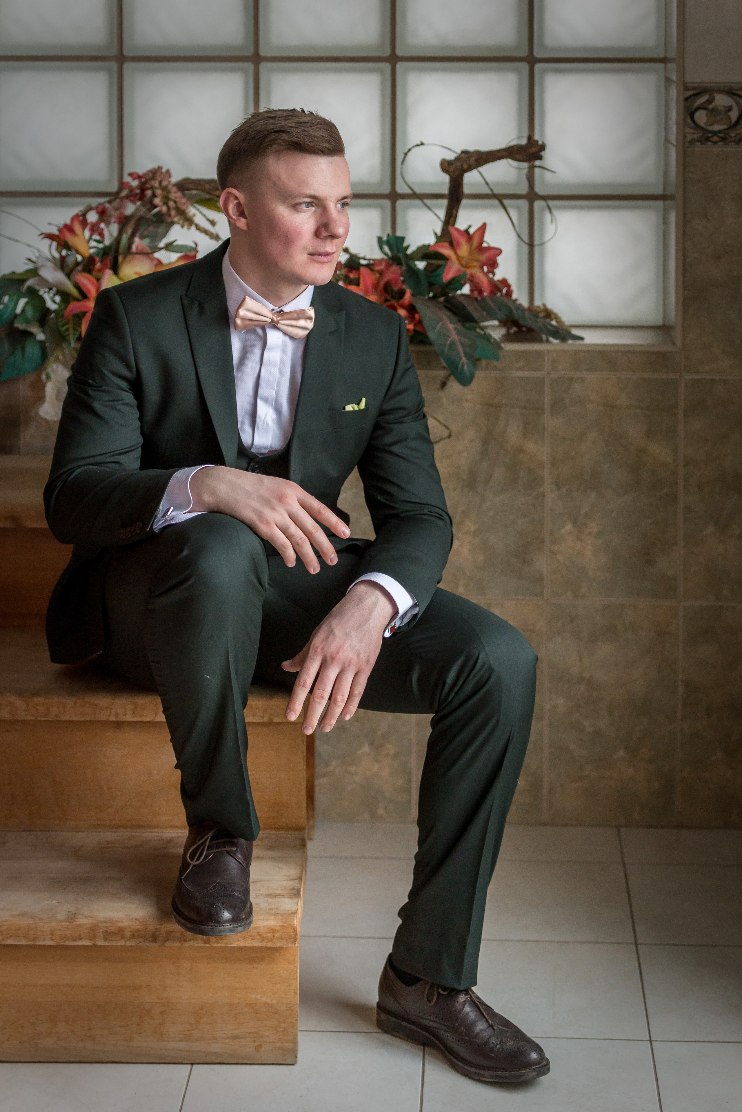 Фотосъемка жениха перед выкупом невесты