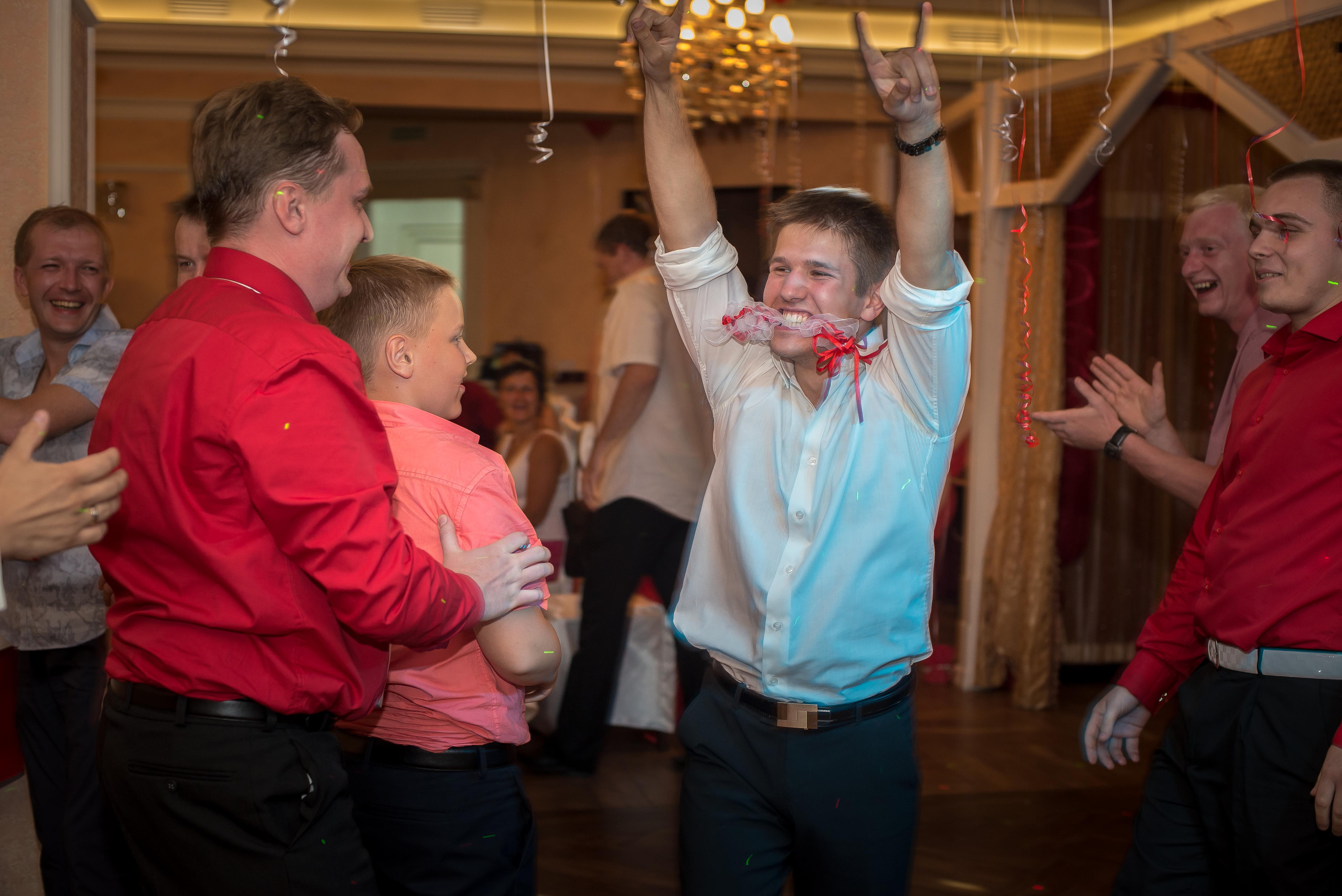 Репортажная съемка банкета на свадьбе