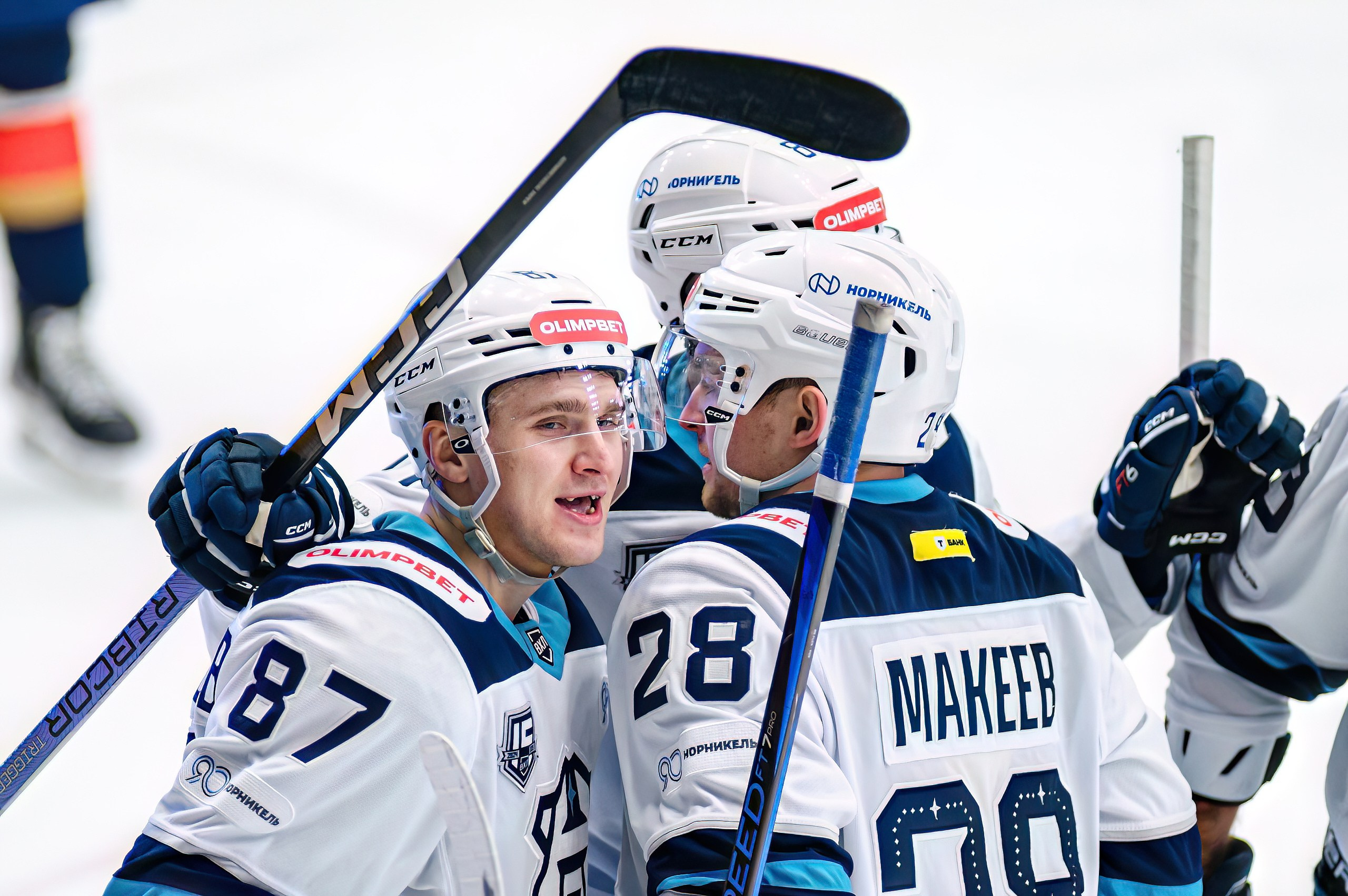 Хоккей с шайбой. Спортивный фотограф Иван Молот (Киров)