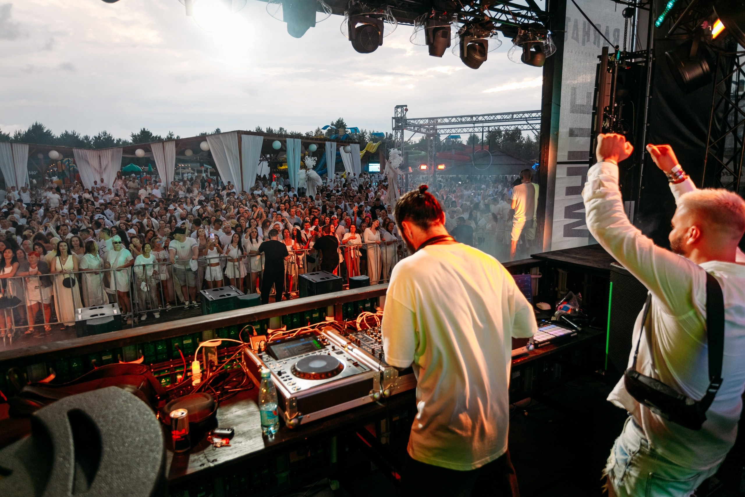 White Party @ Бархат парк. Репортажный фотограф Максим Полянский. Москва, Санкт-Петербург, Красноярск