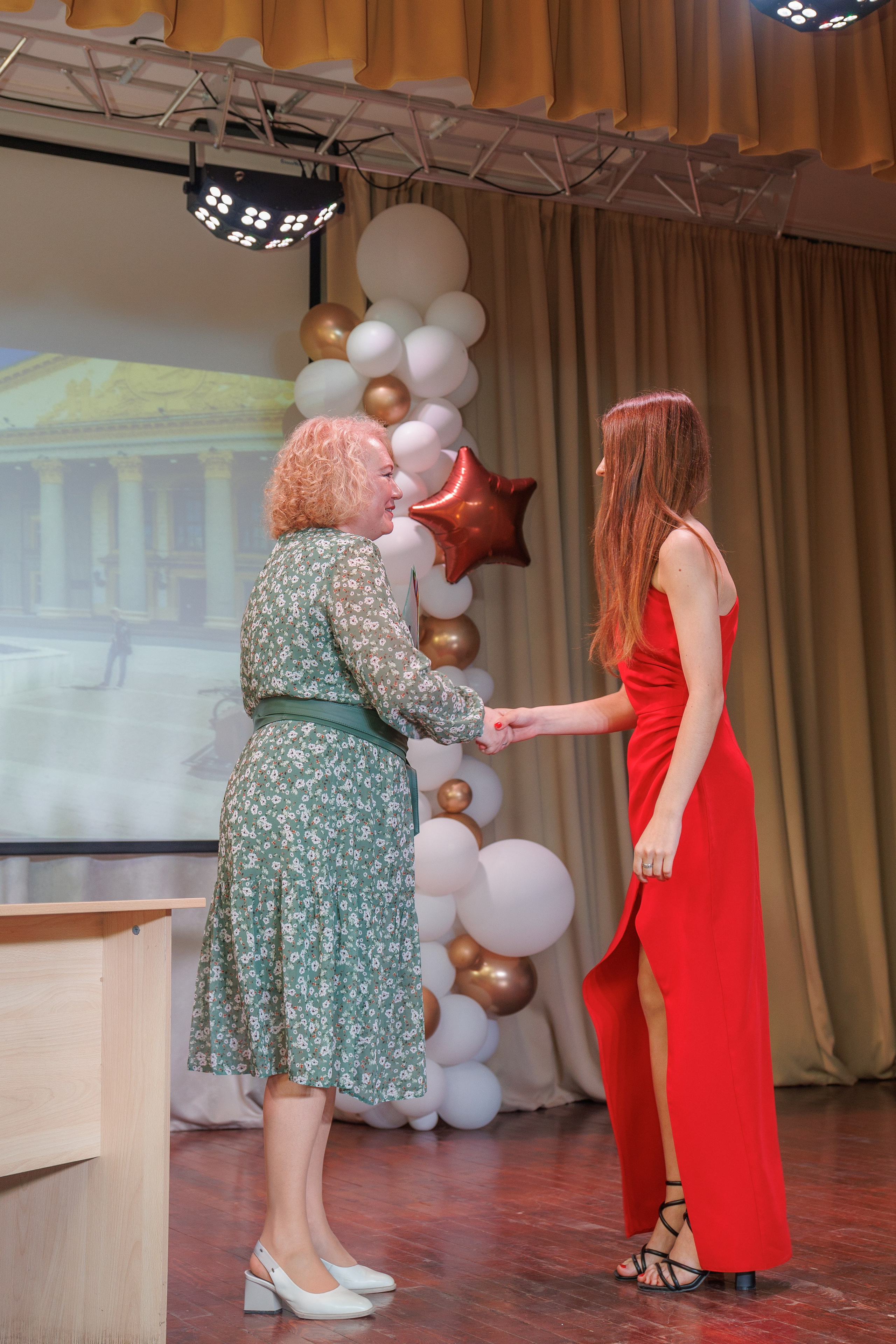 Вручение аттестатов. Свадебный и семейный фотограф в Новосибирске Ирина Дорошкова