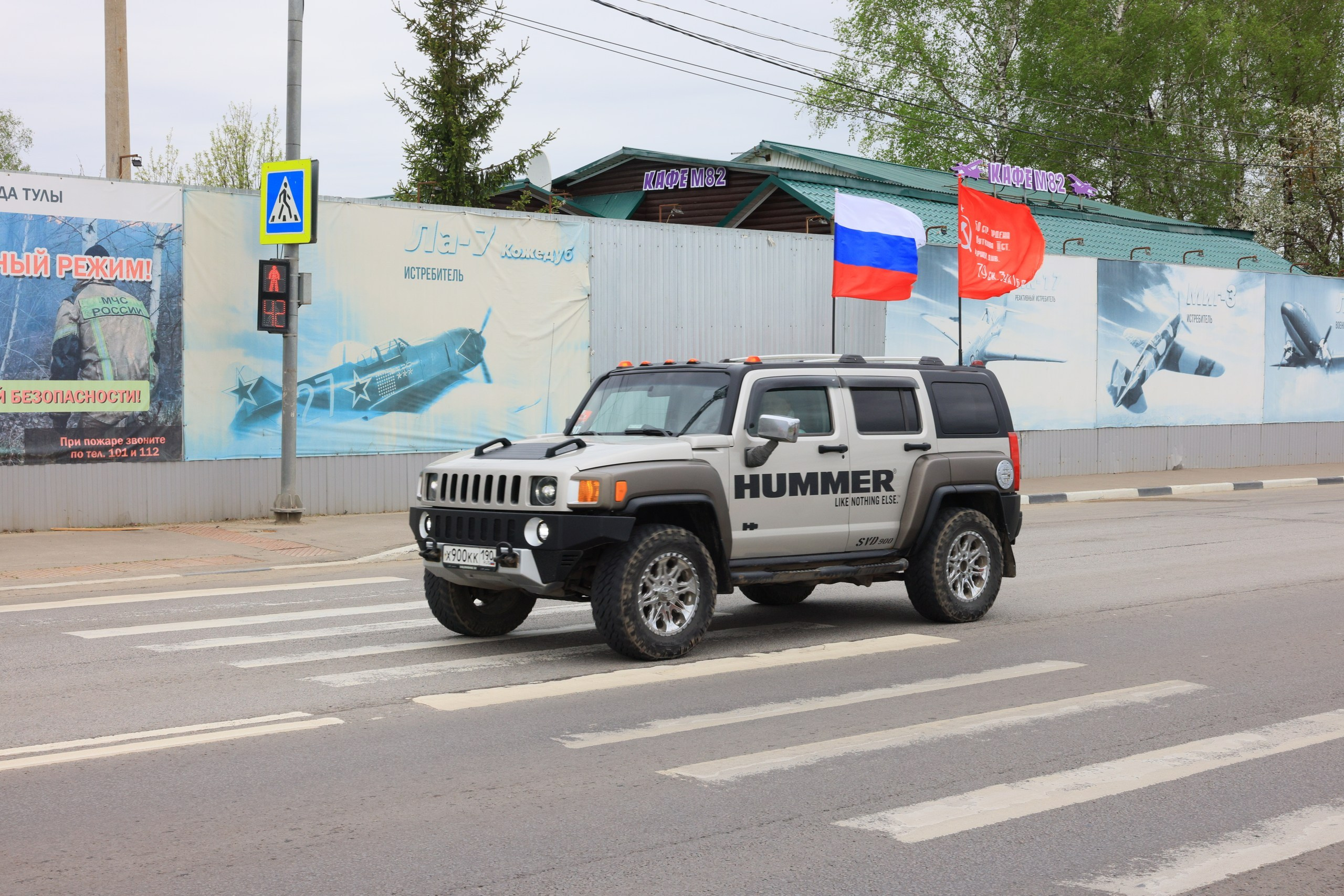 9 мая 2026 Хаммер клуб в День Победы в Туле (У мемориала «Защитникам неба Отечества», музея оружия, «Три штыка». Фотограф в Туле Крупский АнДРей. Фотостудия «КАДР71» в Туле