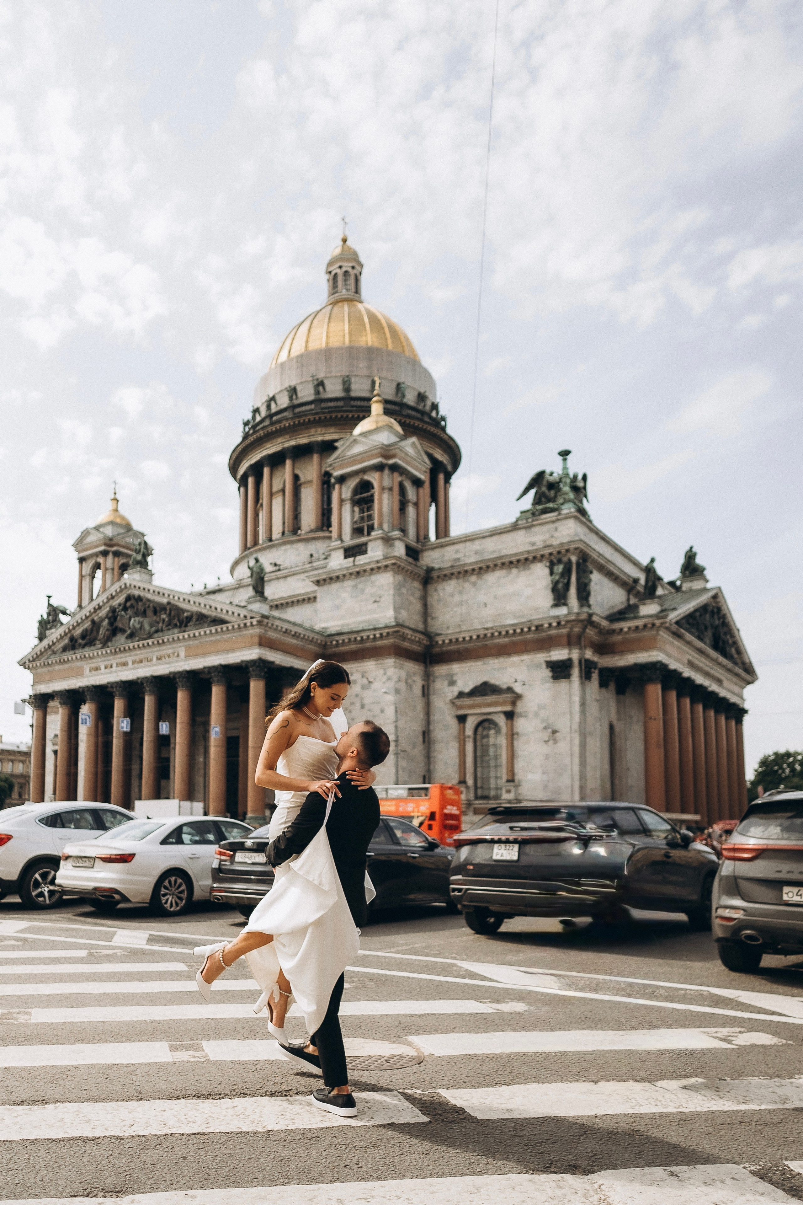 Свадебная Фотопрогулка Исаакиевский. Фотограф ПИТЕР СПБ Надежда Баранова