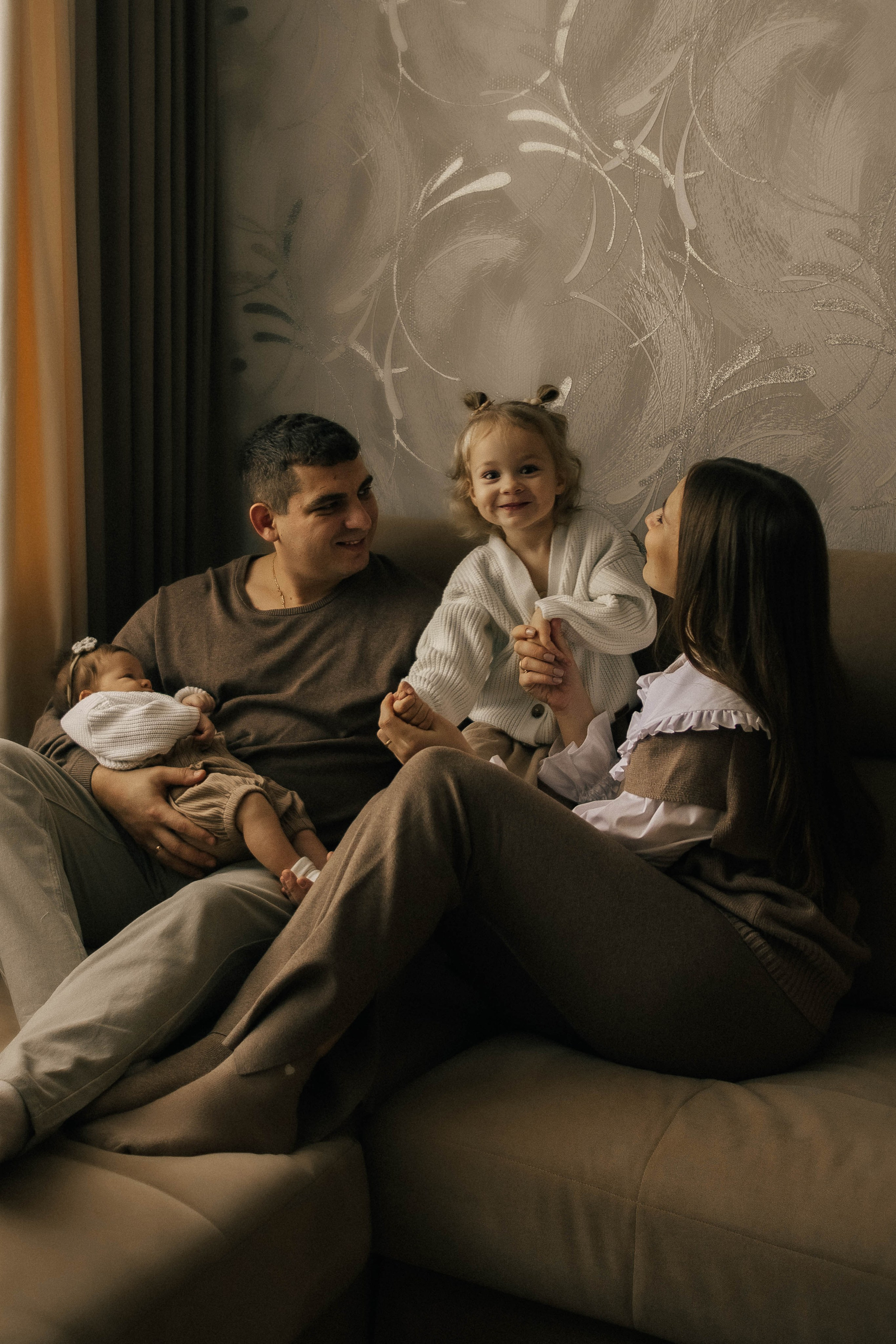 Анастасия, Андрей, Ариша и Анюта. Главная