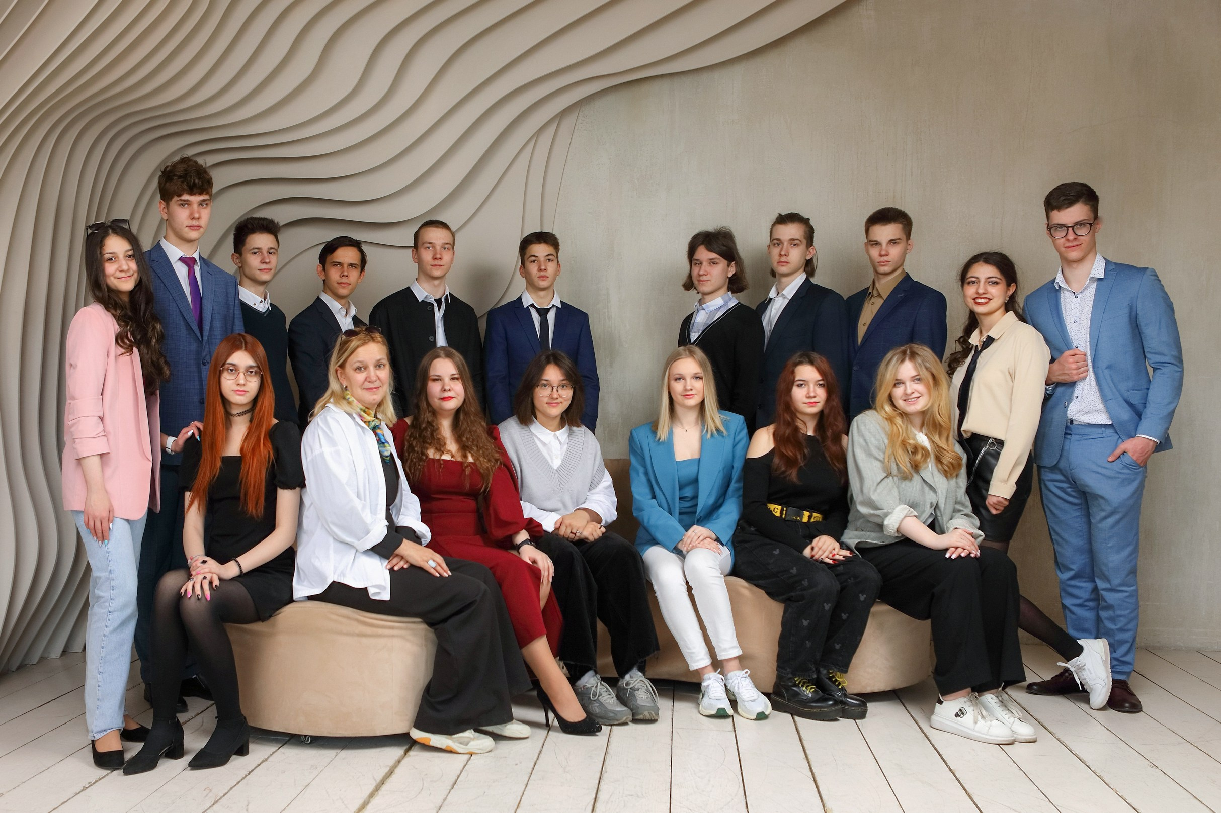 Фотосессия для выпускного альбома в Cross Studio, зал Эклипс. Первенцева Елена. Школьный фотограф в Москве и МО