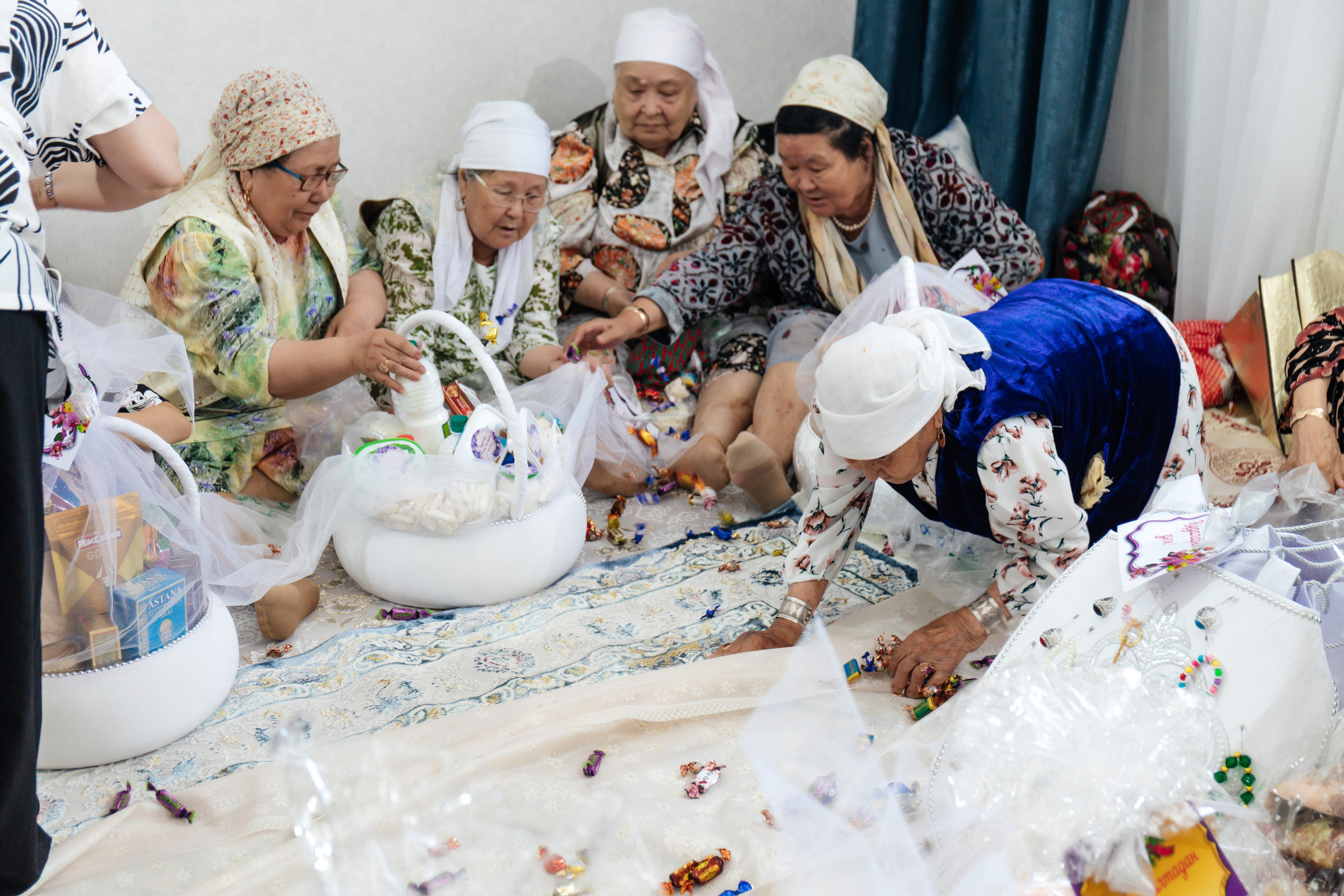 Moldir — syrğa salu. Wedding and Love story Photographer