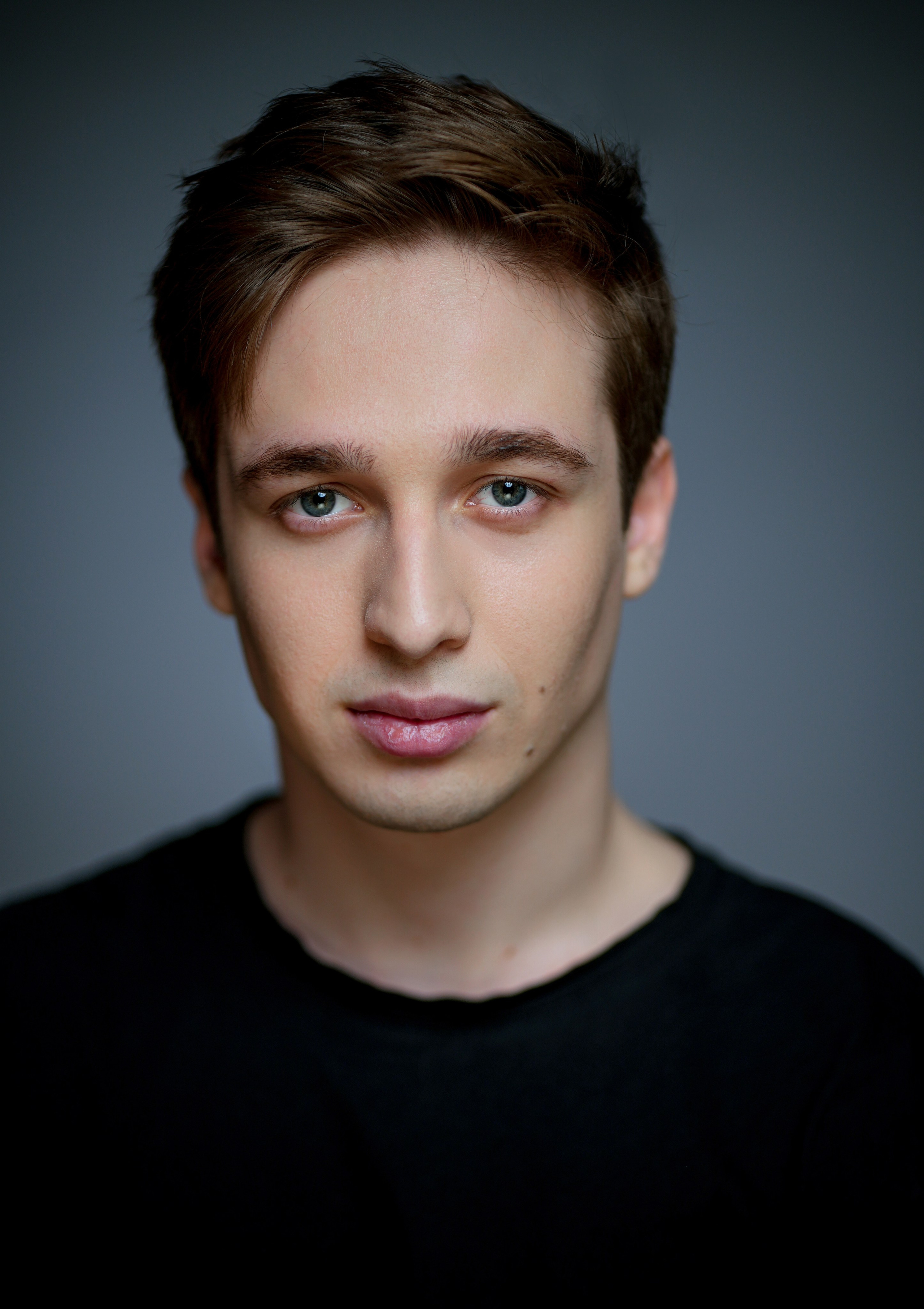 Актёр Ярослав Заргаров. Портретная съемка в Москве, студийный фотограф Игорь Фомин