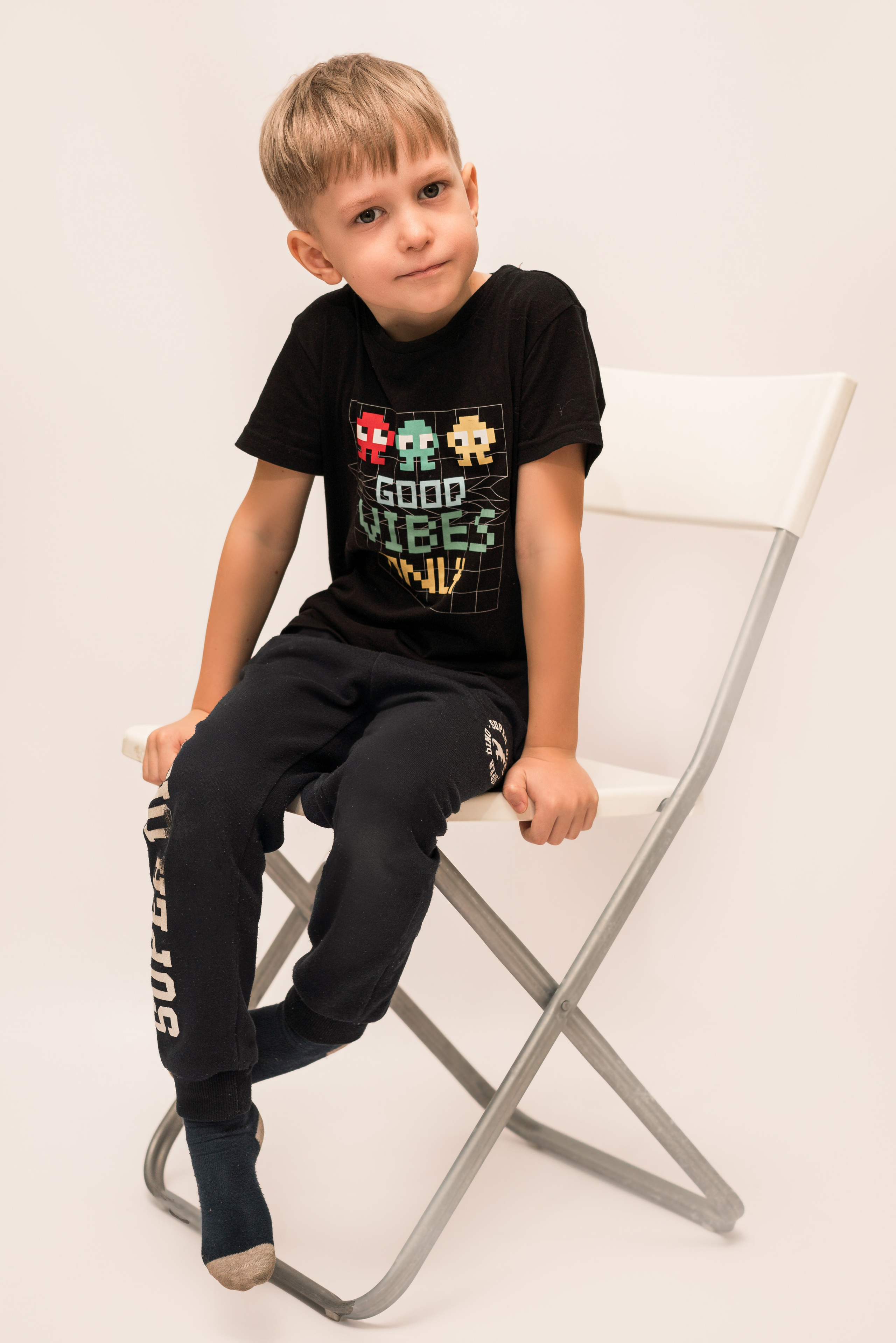 Детский сад, портреты белый фон. Фотограф Шунова Саша