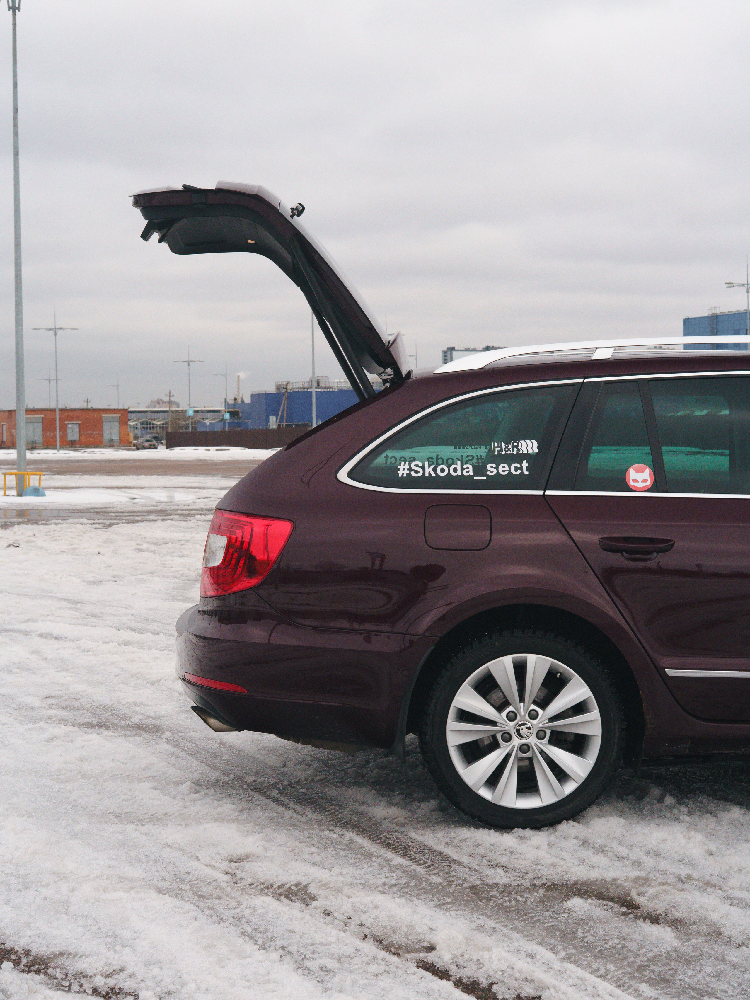 SKODA SuperB Combi 2.0 tsi 2013 / Пётр. Автомобильный фотограф Микрюков Максим г. Санкт-Петербург