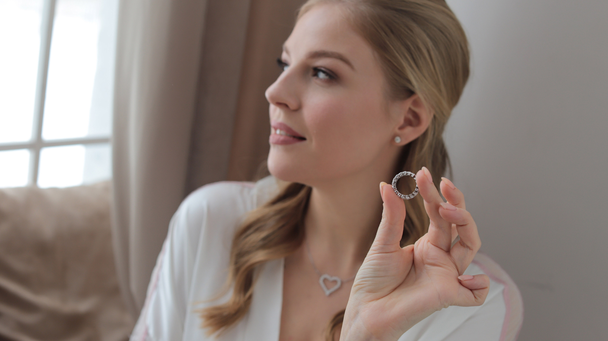 Съемка ювелирных изделий. Фотограф Москва и МО: бизнес и женские портреты, кнотент для соцсетей