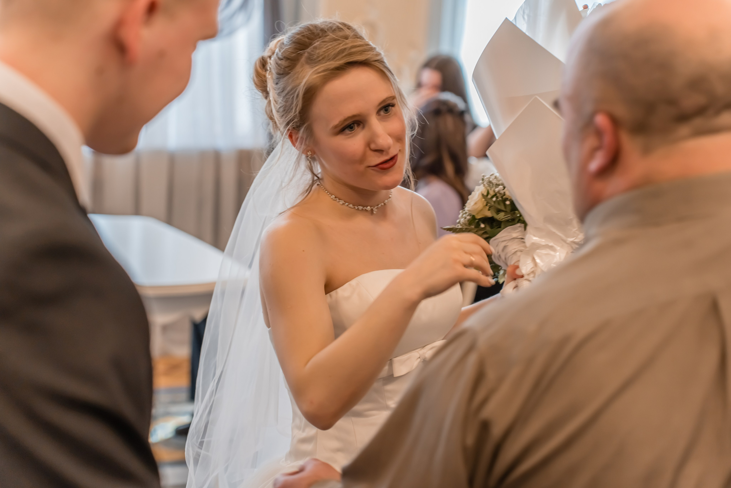 есть ли в загсе свой фотограф