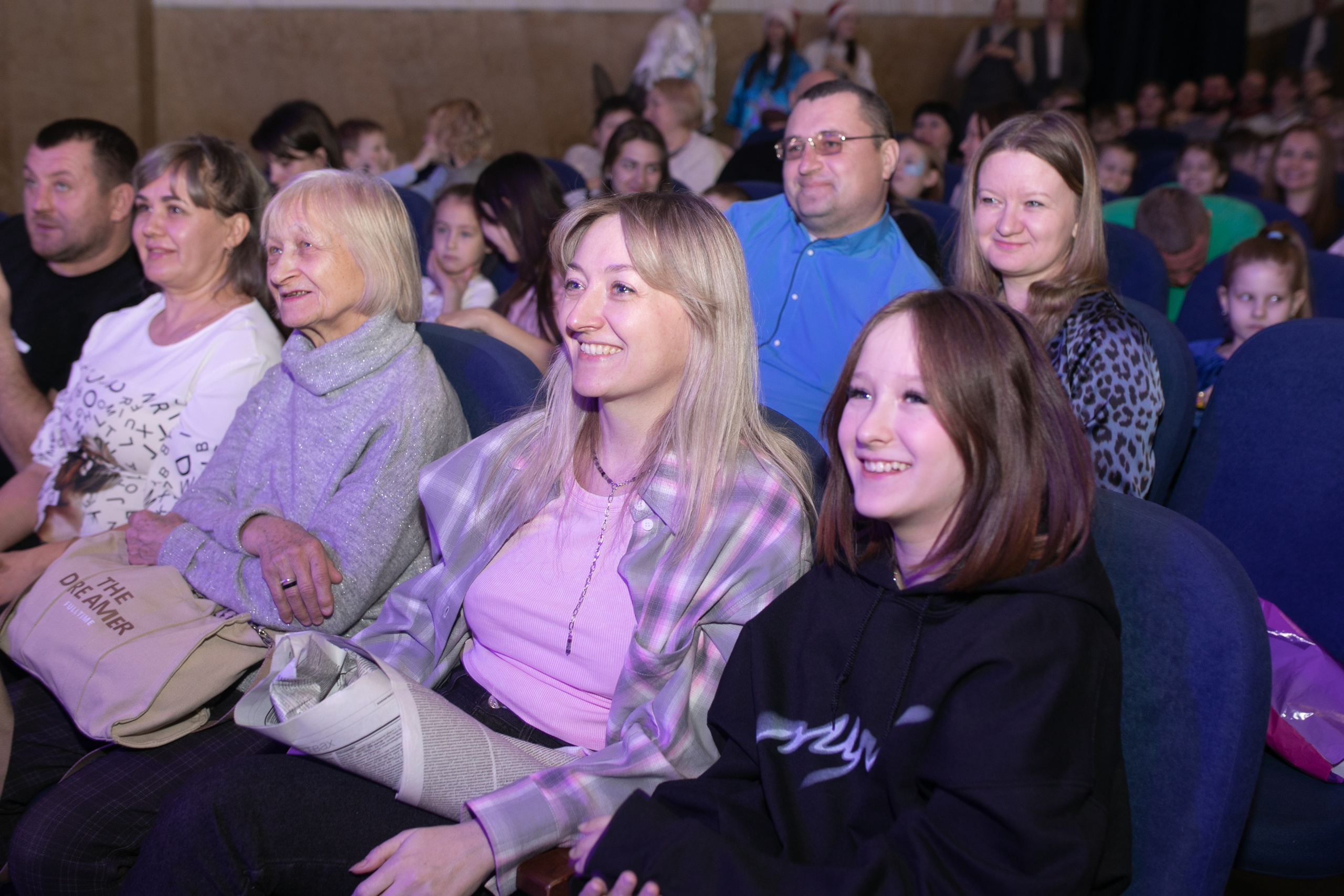 Танцы на районе.Новогодний отчет. Фотограф в Новосибирске Ася Зверева