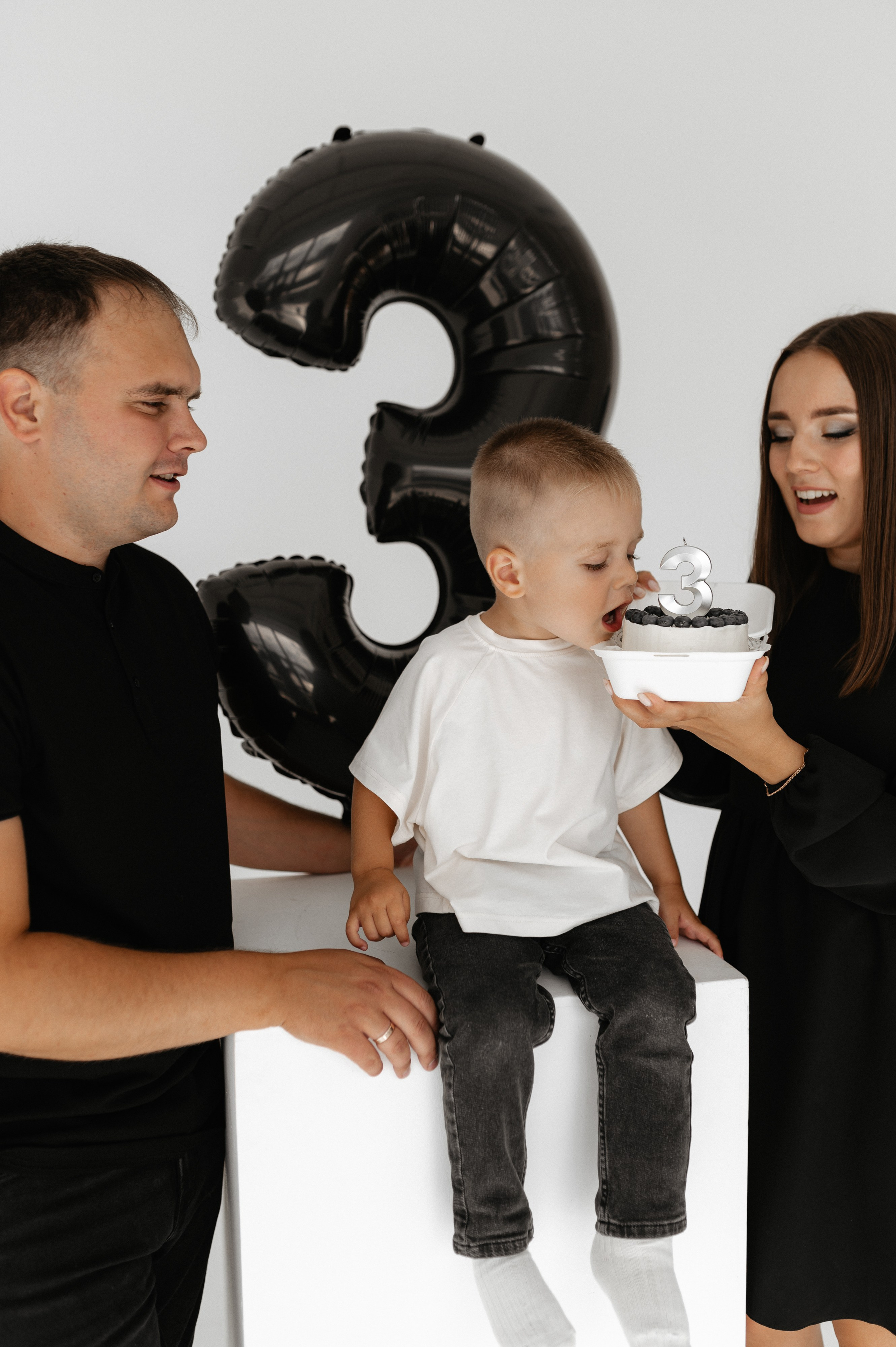 Детский black ДР в студии. Главная