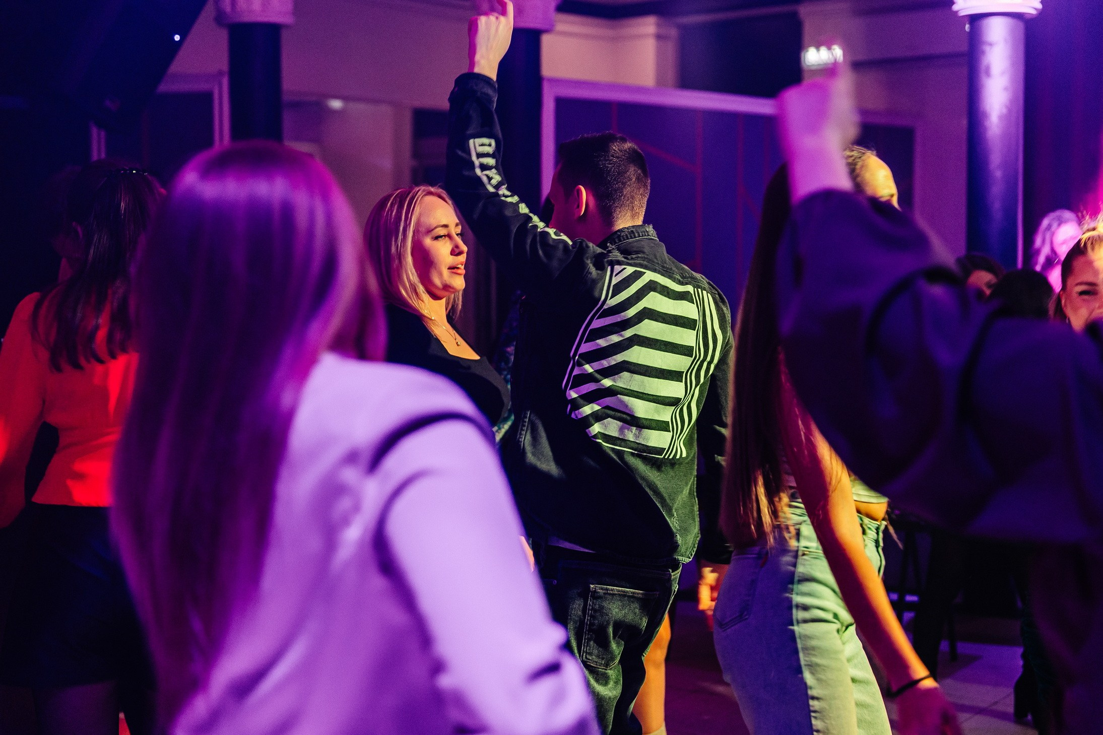 8 марта в лаунж-баре Major 2024. Свадебный, семейный и детский фотограф в Калининграде Елена Кравцова