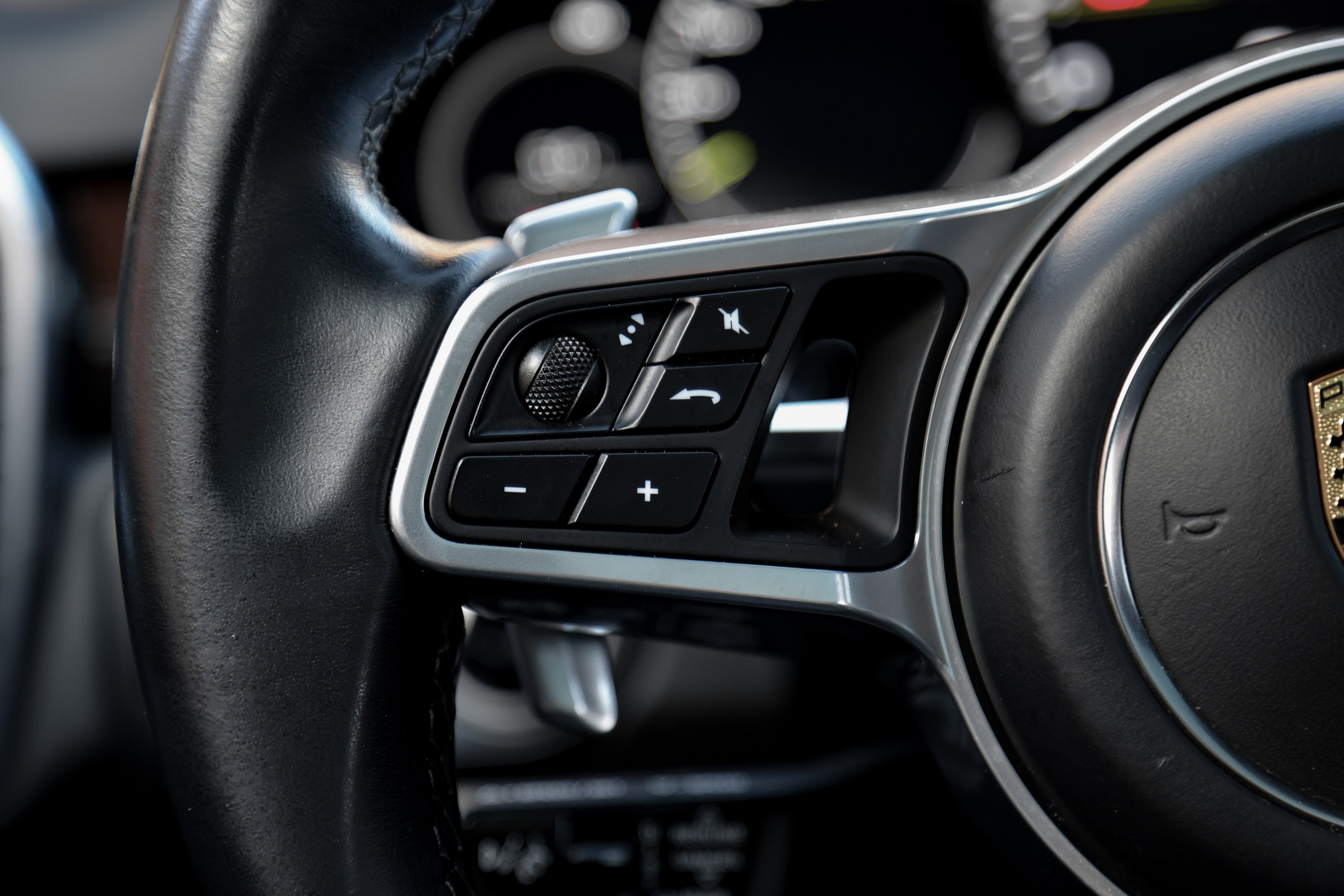 2020 Porsche Cayenne 3.0 AT. Mixturecaptures