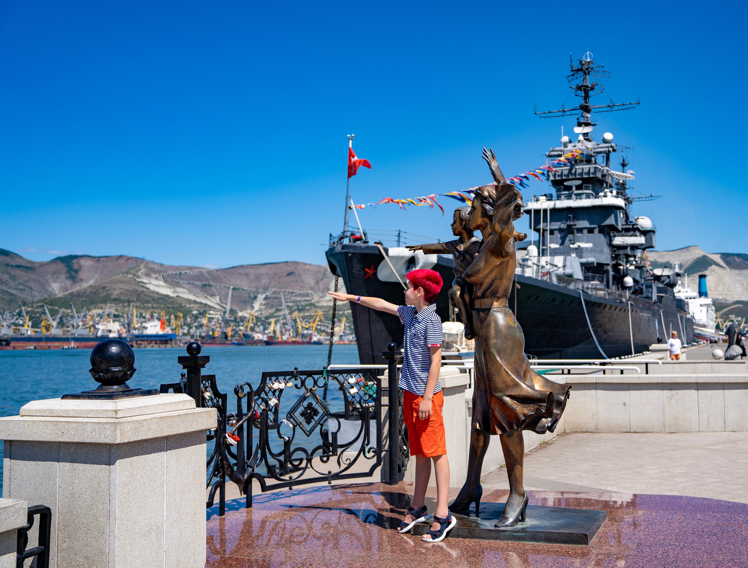 Летняя фотопрогулка по Новороссийску. Семейный и детский фотограф Екатерина Черняева. Снимаю портреты, love story, фотопрогулки, работаю на улице, в кафе, студии, дома у клиента