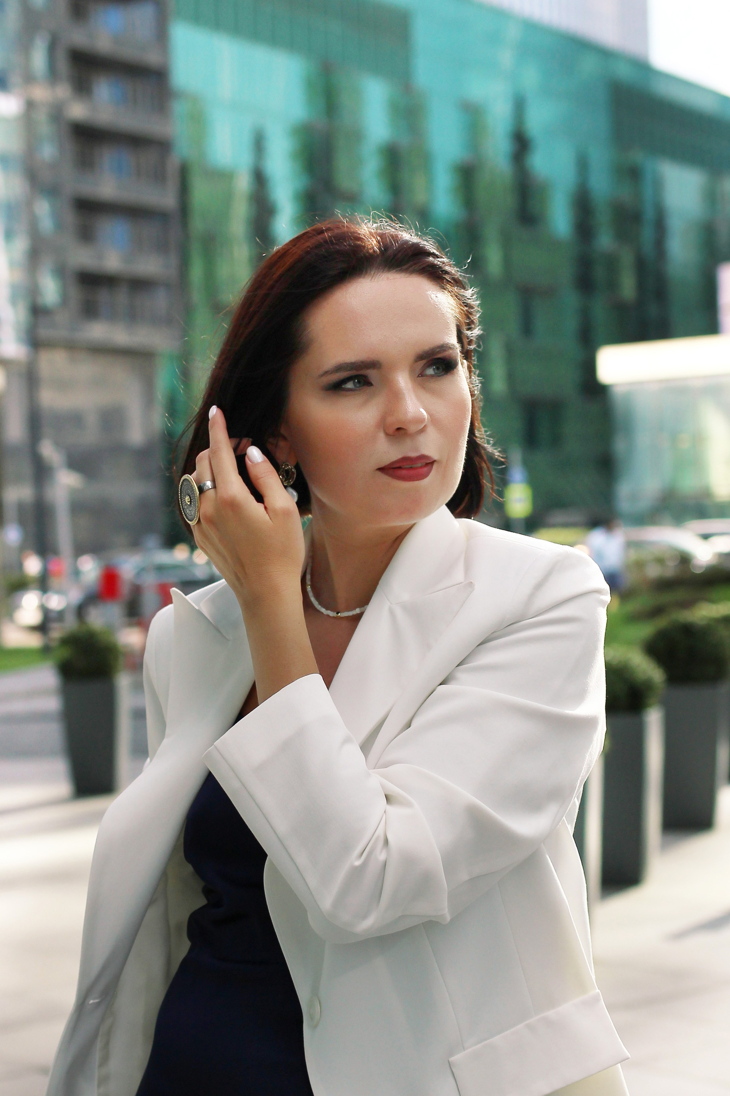 женский портрет, фотограф женский портрет Москва, фотосессия в деловом стиле на улице в Москва сити, женская фотосессия, фотопрогулка в деловом стиле, бизнес фотосессия, контент для эксперта, профессиональная фотосессия для руководителя, Бизнес фотосессия в Москве, Бизнес фотосессия в деловом стиле для девушки, фотосессия для резюме, портретная фотосессия для девушки, деловое фото, деловой портрет для девушки, имиджевая съемка, бизнес фотосессия, бизнес фотосессия в Москве, деловая фотосессия в Балашихе, Контент фотосессия в Балашихе