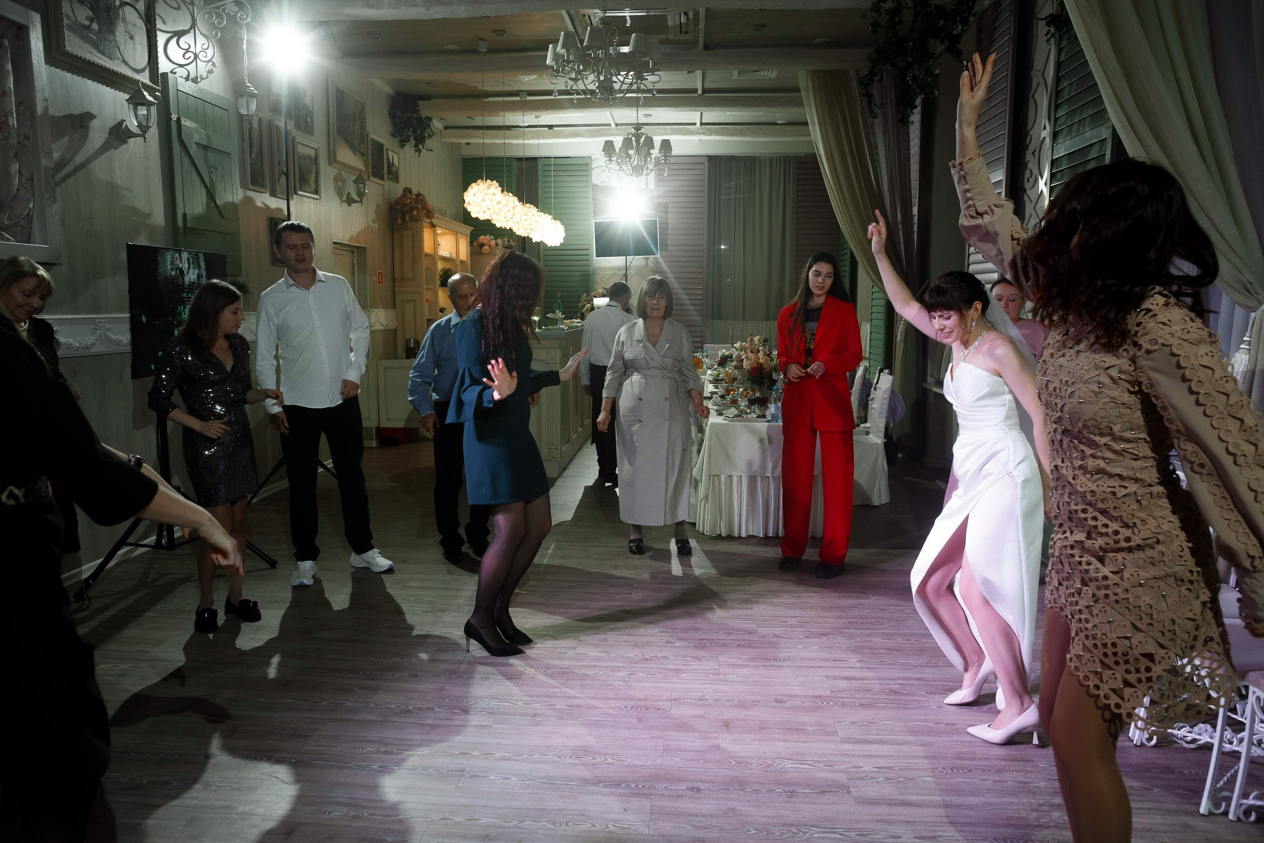 Свадьба в октябре. Свадебный фотограф Игорь Брундасов 8PHOTO на свадьбу венчание загс СПб