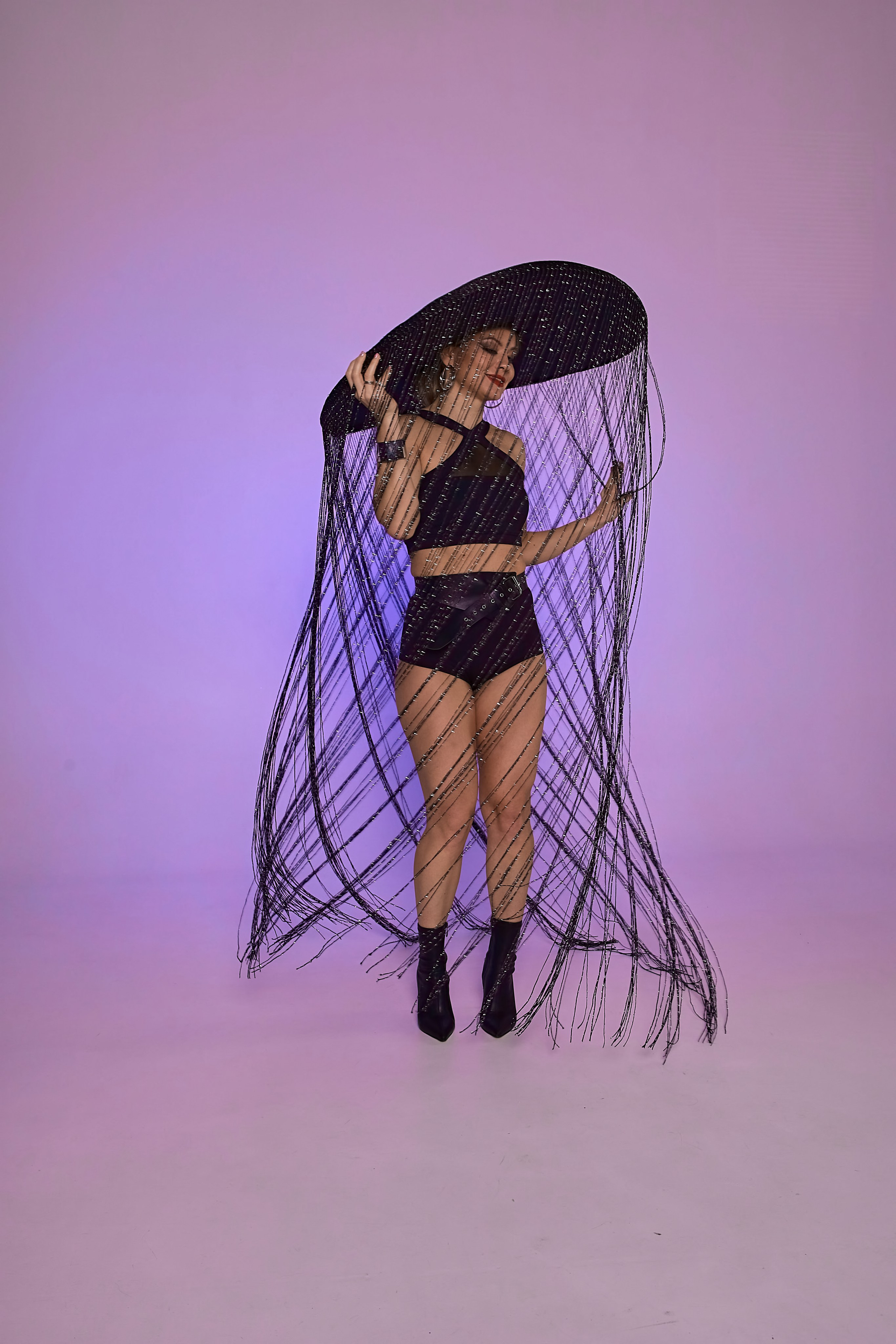 Портретная студийная фотосессия в шикарной шляпе. Семейный и свадебный фотограф в Краснодаре Михеева Светлана