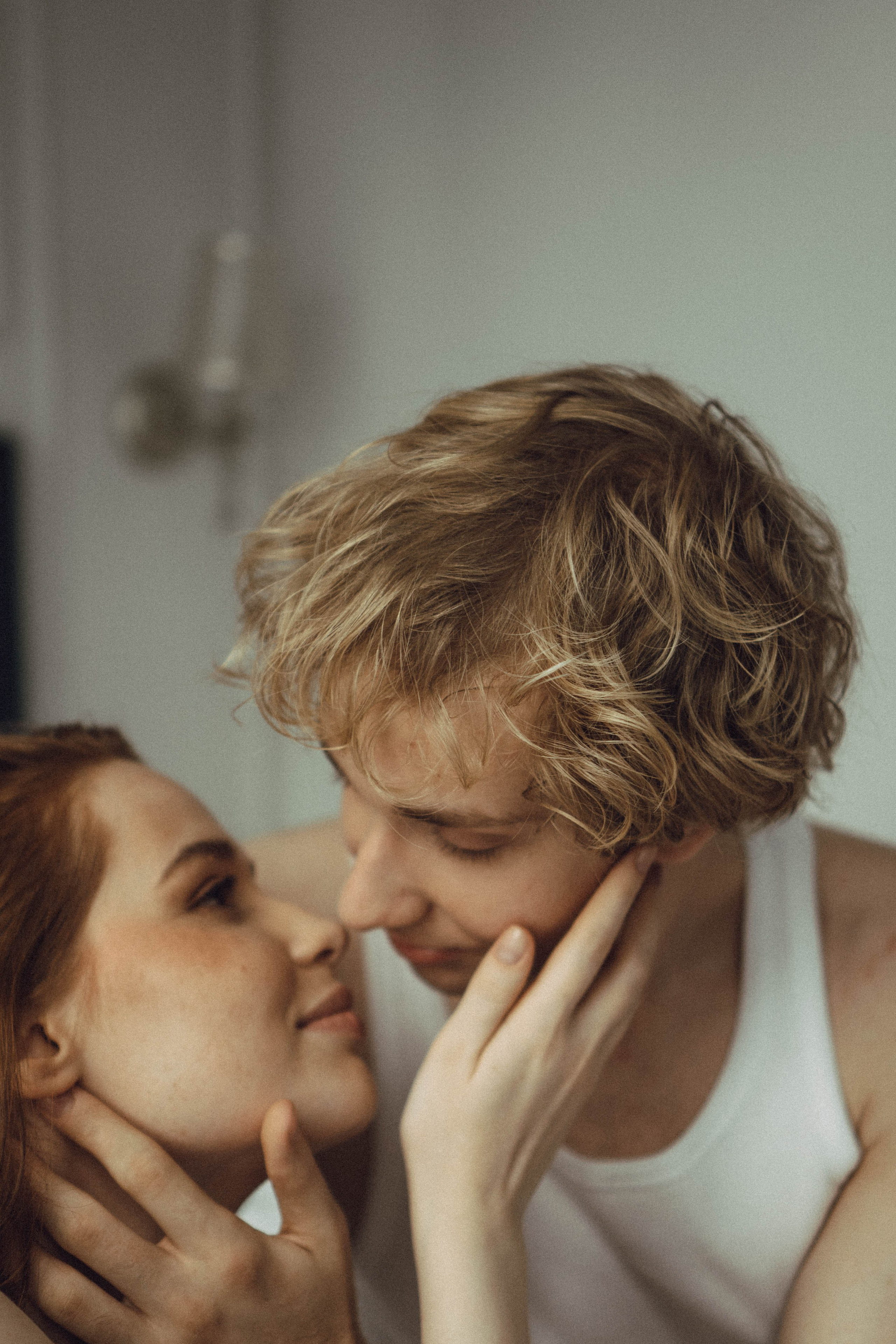 СВАДЕБНАЯ СЬЕМКА В ОТЕЛЕ. СБОРЫ ЖЕНИХА И НЕВЕСТЫ И ТАКЖЕ ТОР И ПОДГОТОВКА К ПРОГУЛКЕ. Профессиональный фотограф, Санкт-Петербург — Виктория Богомолова