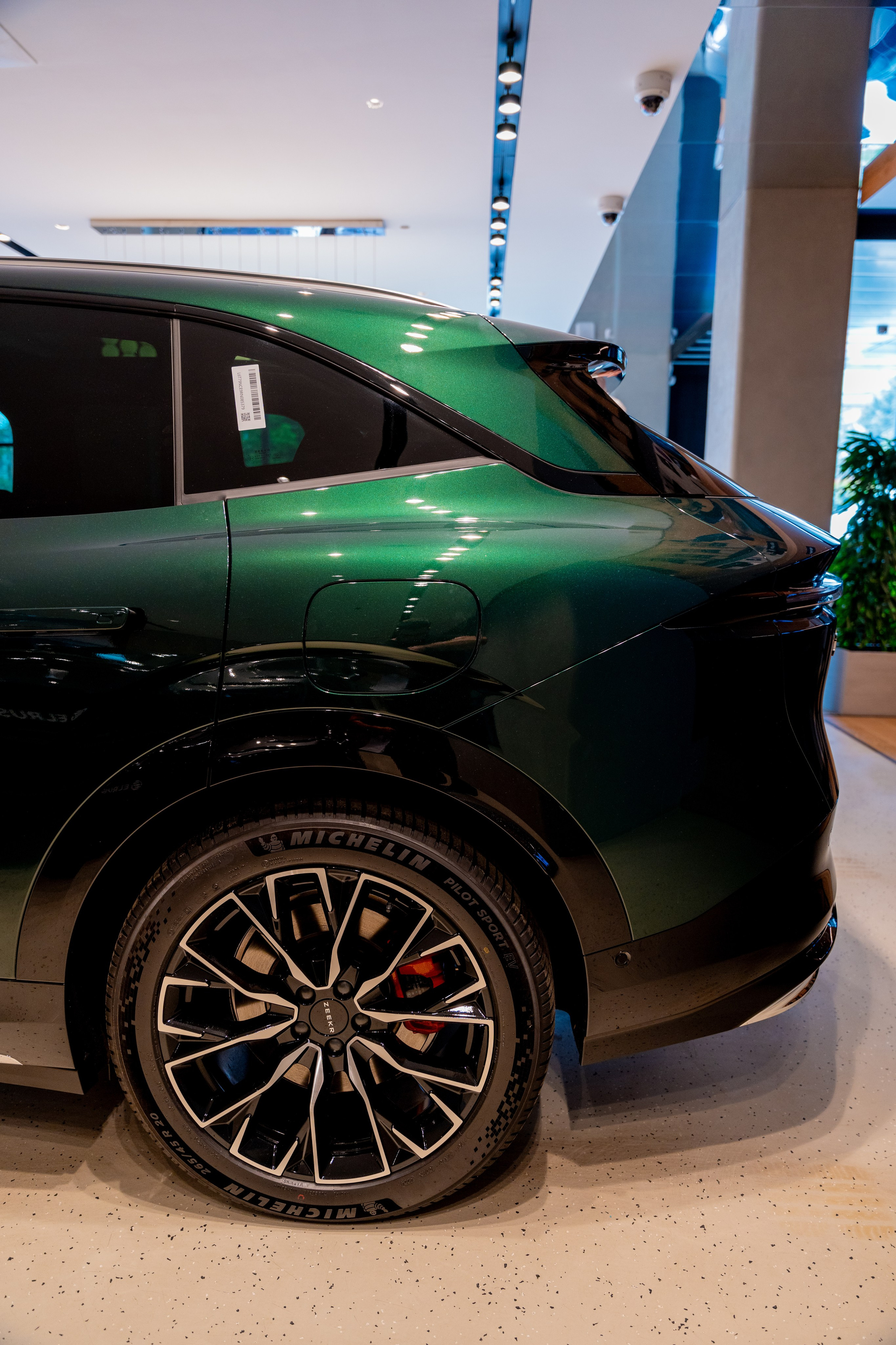 Интерьерная фотосъемка автосалона Elrus в Краснодаре. Zeekr, LiXiang Профессиональная фотосъемка интерьера премиум-автосалона в Краснодаре. Шедевры для Вас! Фотограф и Видеограф в Краснодаре Пахиев Руслан