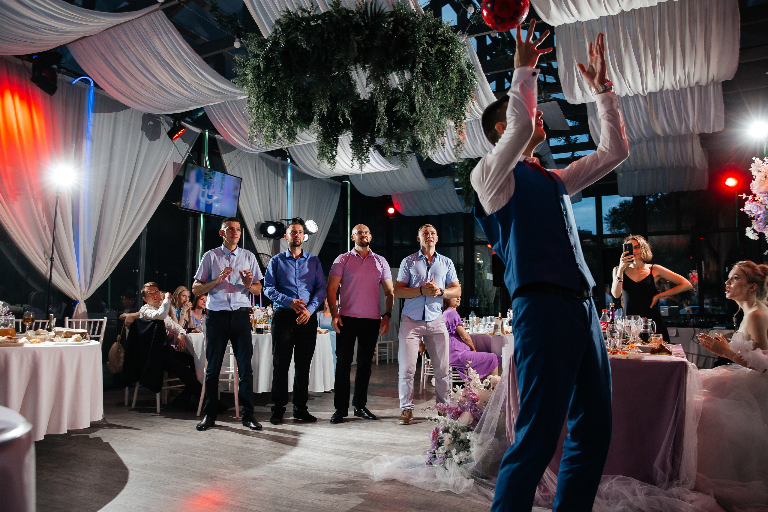 А&А — фотосессия на стадионе. Свадебный фотограф в Оренбурге Илья Володьков