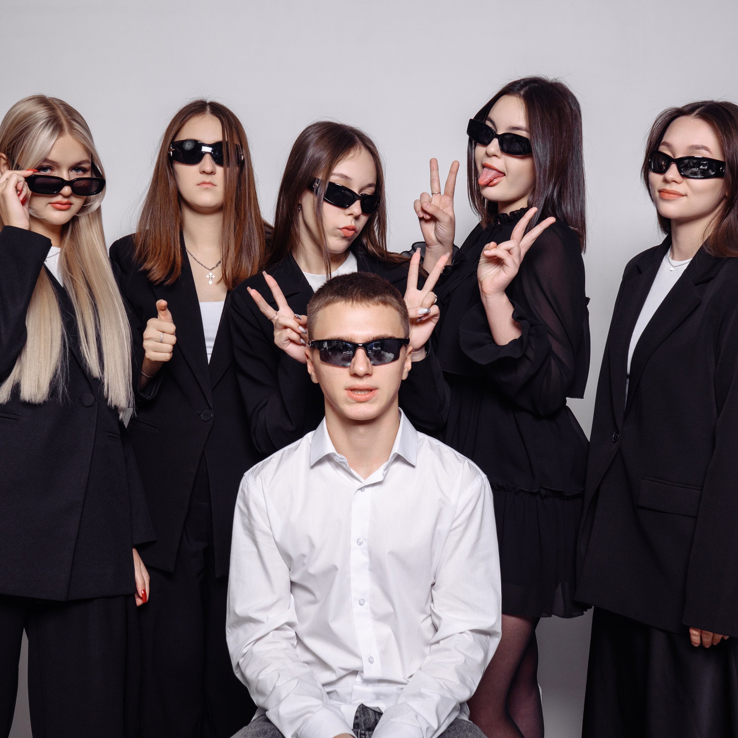 Альбомы в ФотоСтудии SelfieBox. НеФотоАльбом — выпускные альбомы Абакан Минусинск Черногорск Хакасия