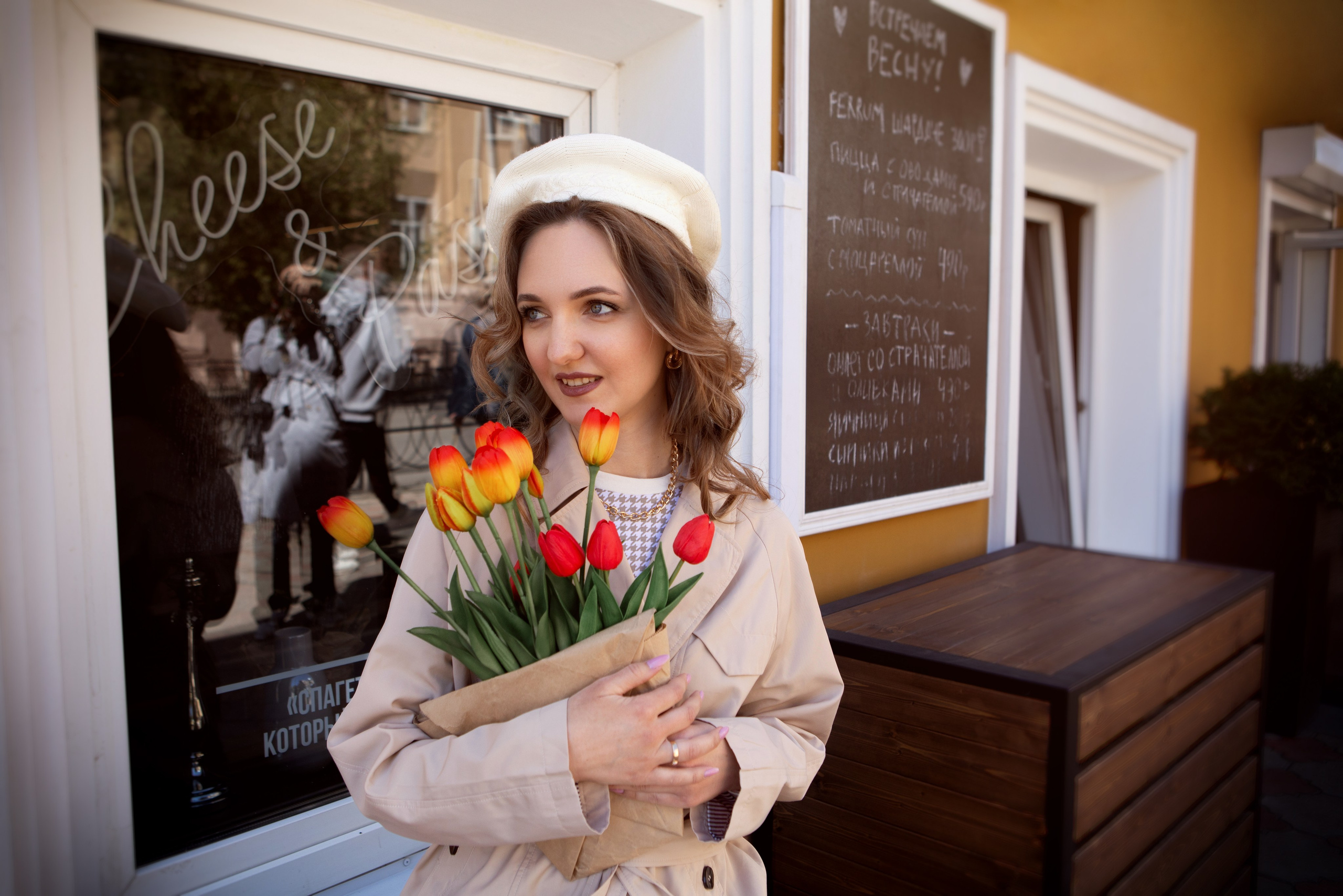 Женская городская фотосессия в образе француженки. Фотограф Ставрополь Пятигорск Елизавета Дарина
