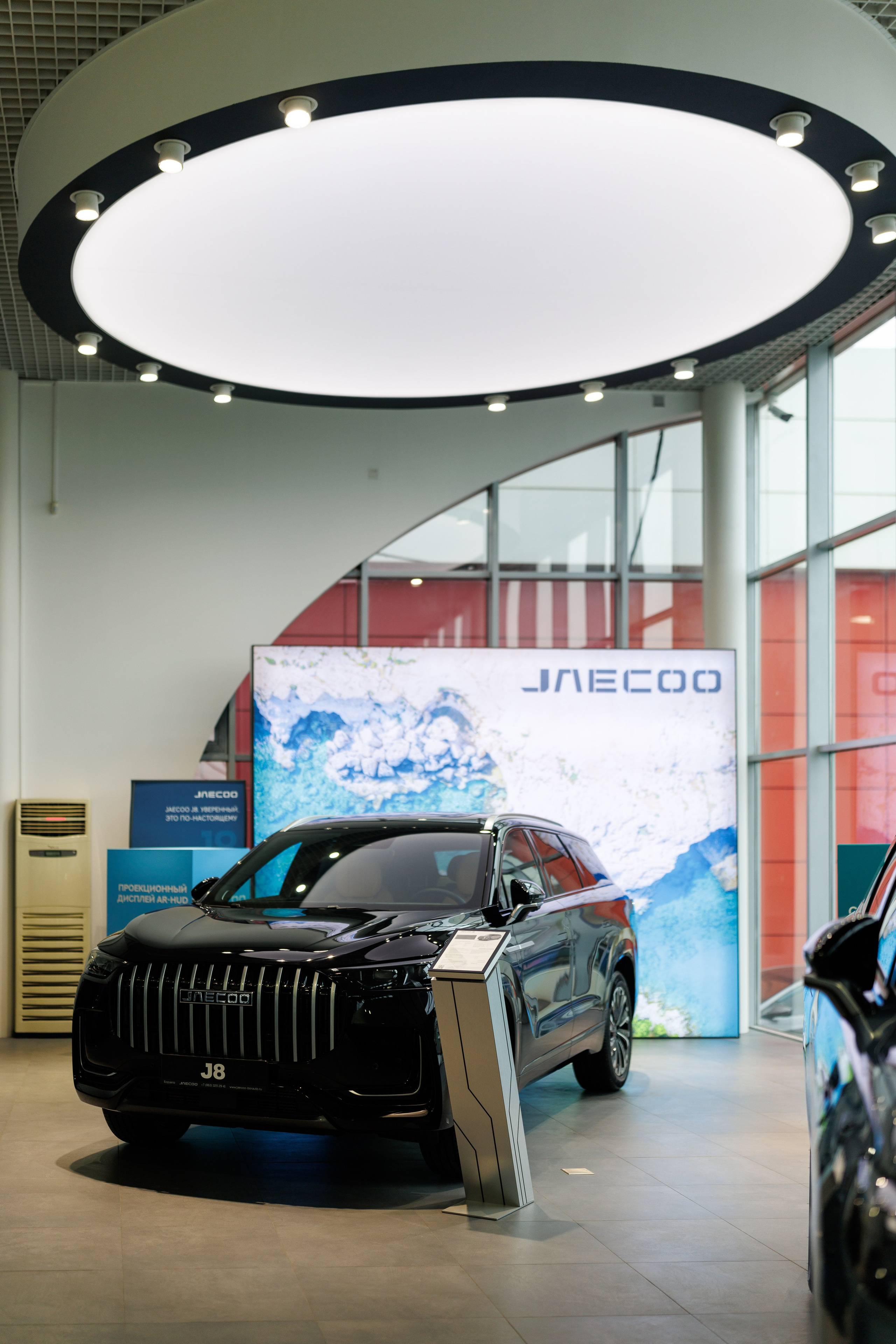 Автосалон «Боравто». Фотограф Олег Сотник