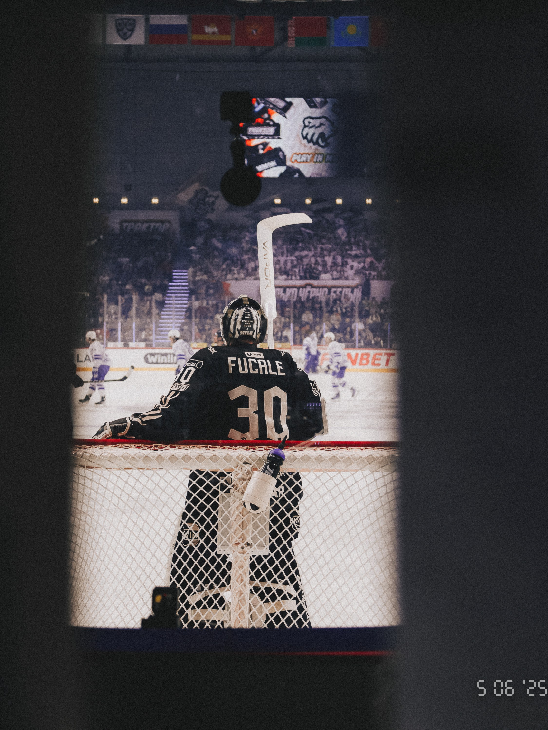 Съемка игры Трактор x Динамо. Репортажный фотограф Макс Брагин