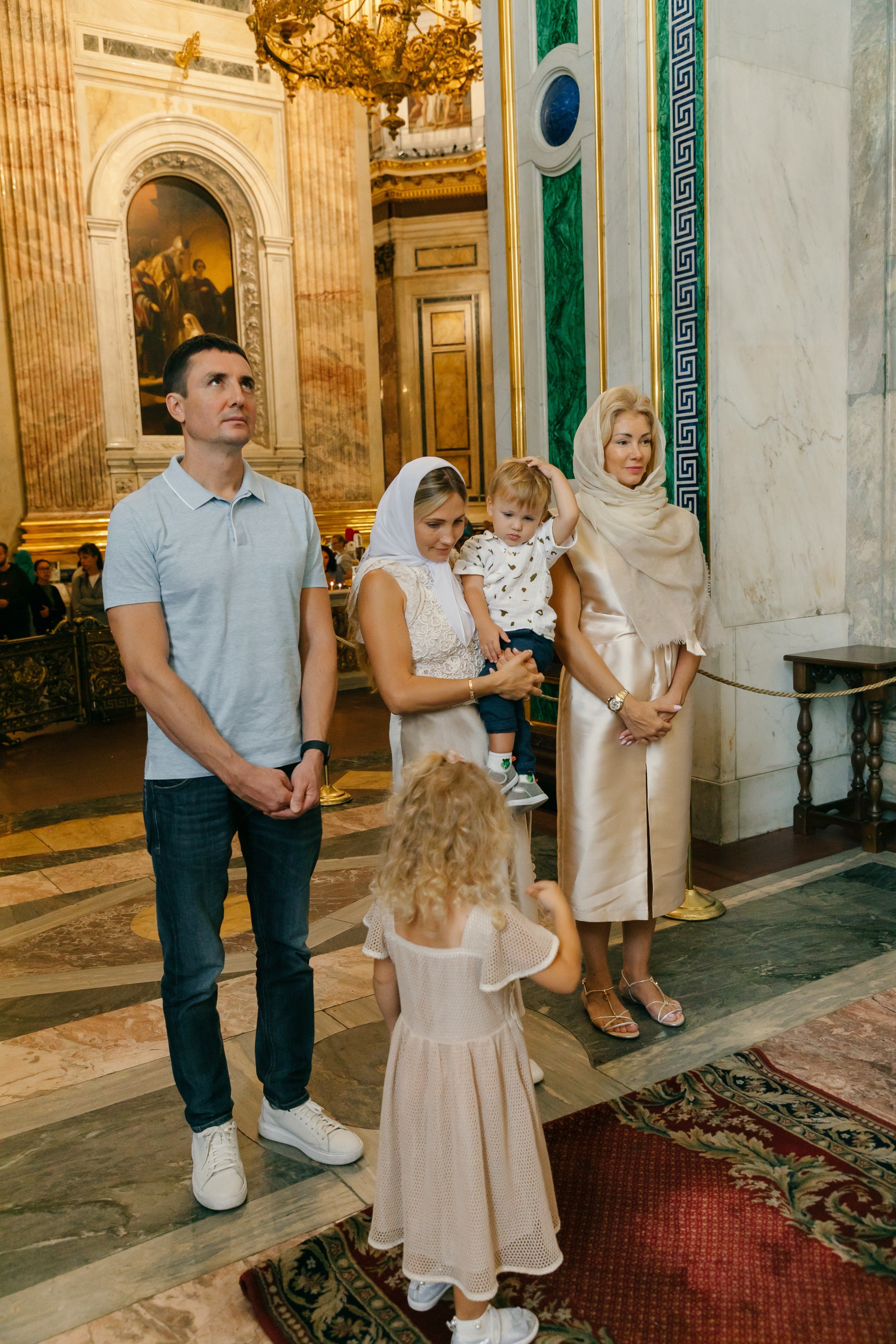 Крещение ребенка в Исаакиевском соборе СПб, крещение в церкви цена, крещение ребенка цена в спб невский район, можно крестить в исаакий, крещение в исаакиевском соборе санкт-петербурга 2023, как и где покрестить ребенка в спб, как записаться на крестины ребенка в исаакиевском соборе, фотограф на