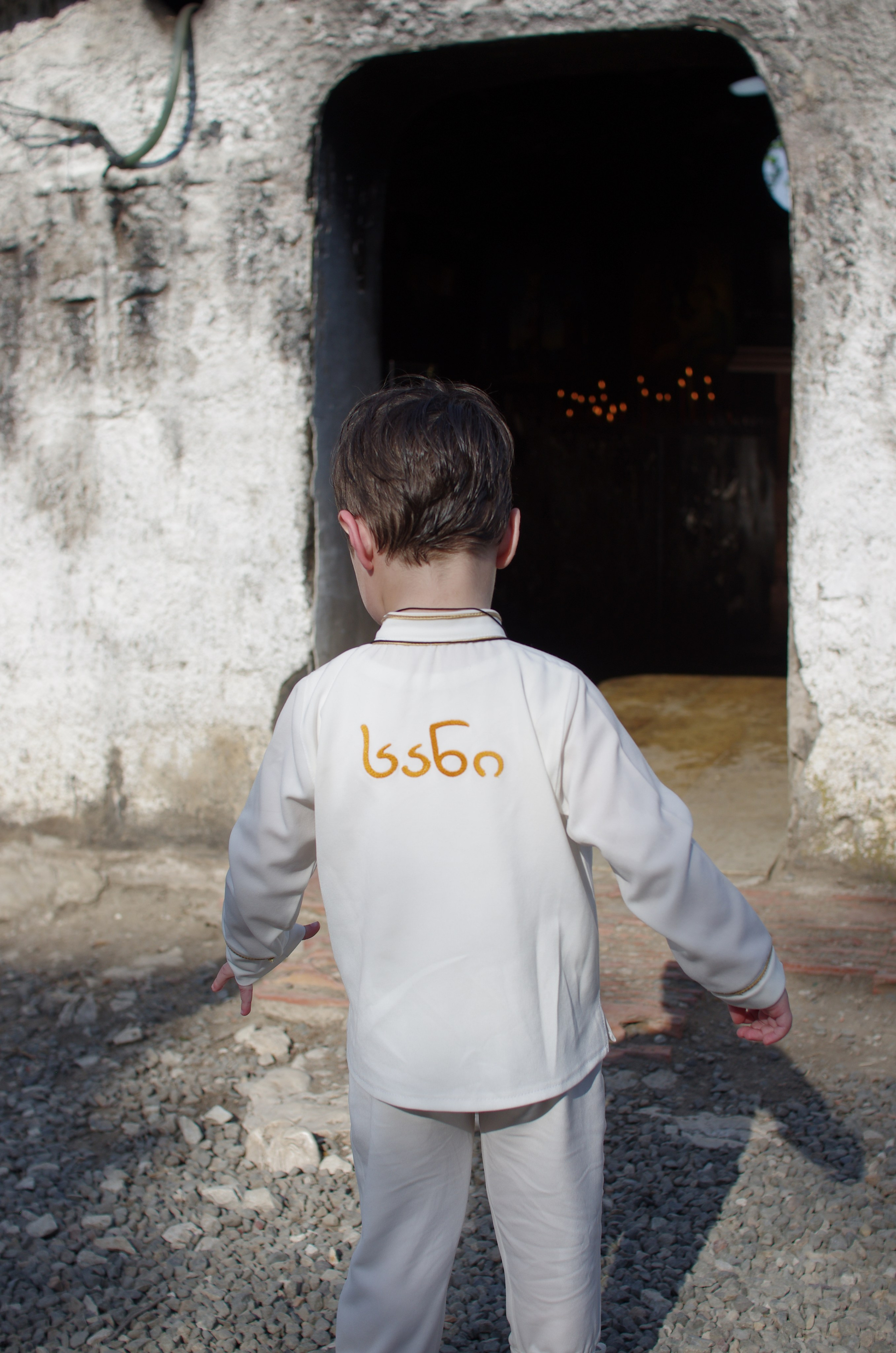 Крещение в Церкви Святого Георгия в Гогни. Портретный фотограф Денис Милютин