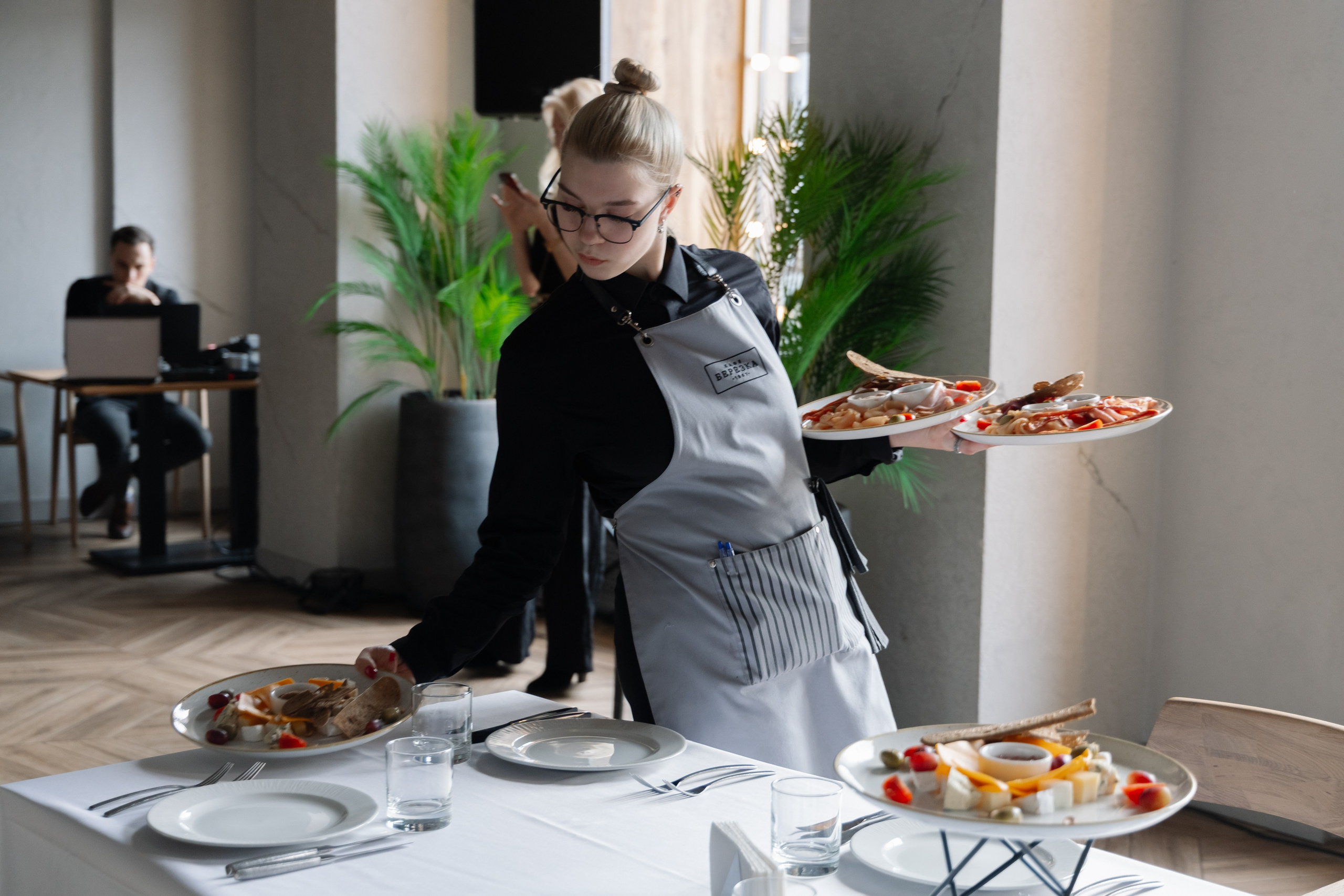 Фотосъемка юбилея в ресторане «Березка» в Минске. Свадебный фотограф в Минске/Беларуси Сергей Спиридонов