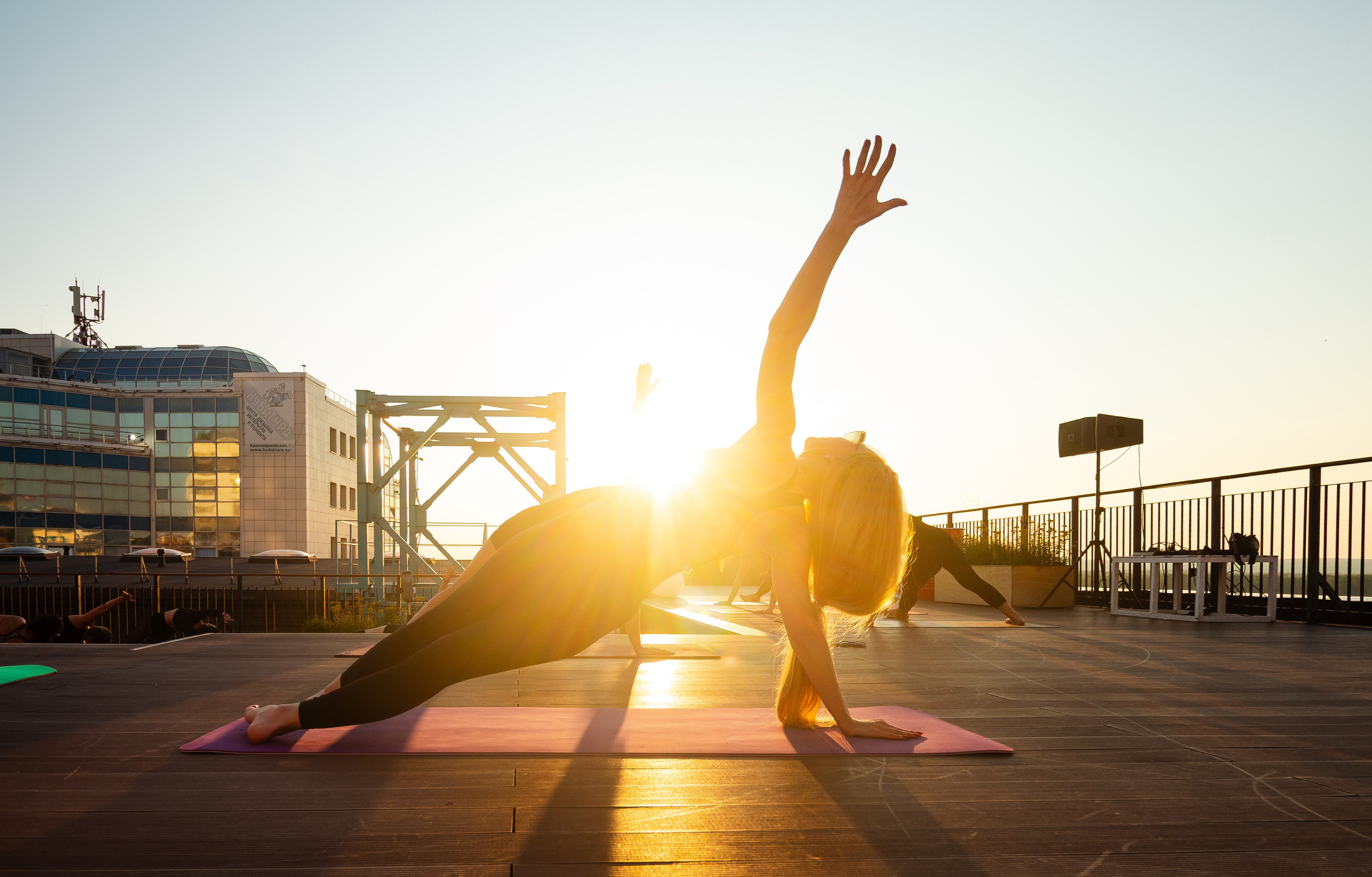 Йога на крыше Станкзавода. Александр Носов. Портретный и репортажный фотограф в Самаре