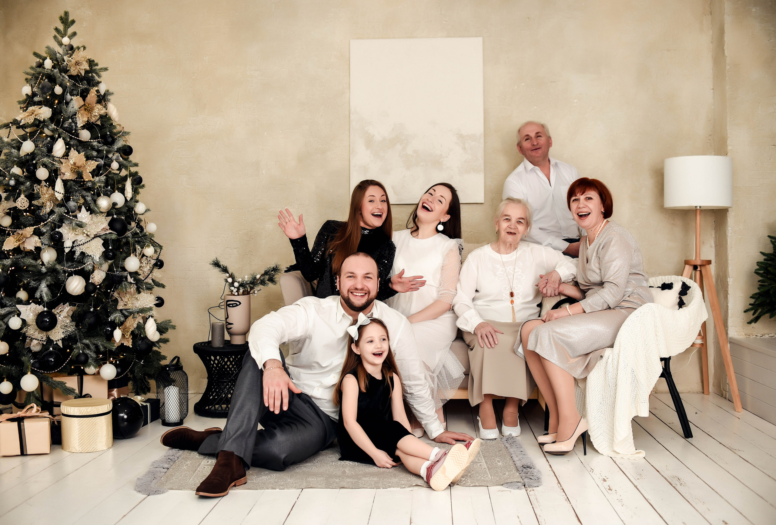 Новогодняя семейная. Свадебный, семейный, детский, контент фотограф в Омске Максим Ильин