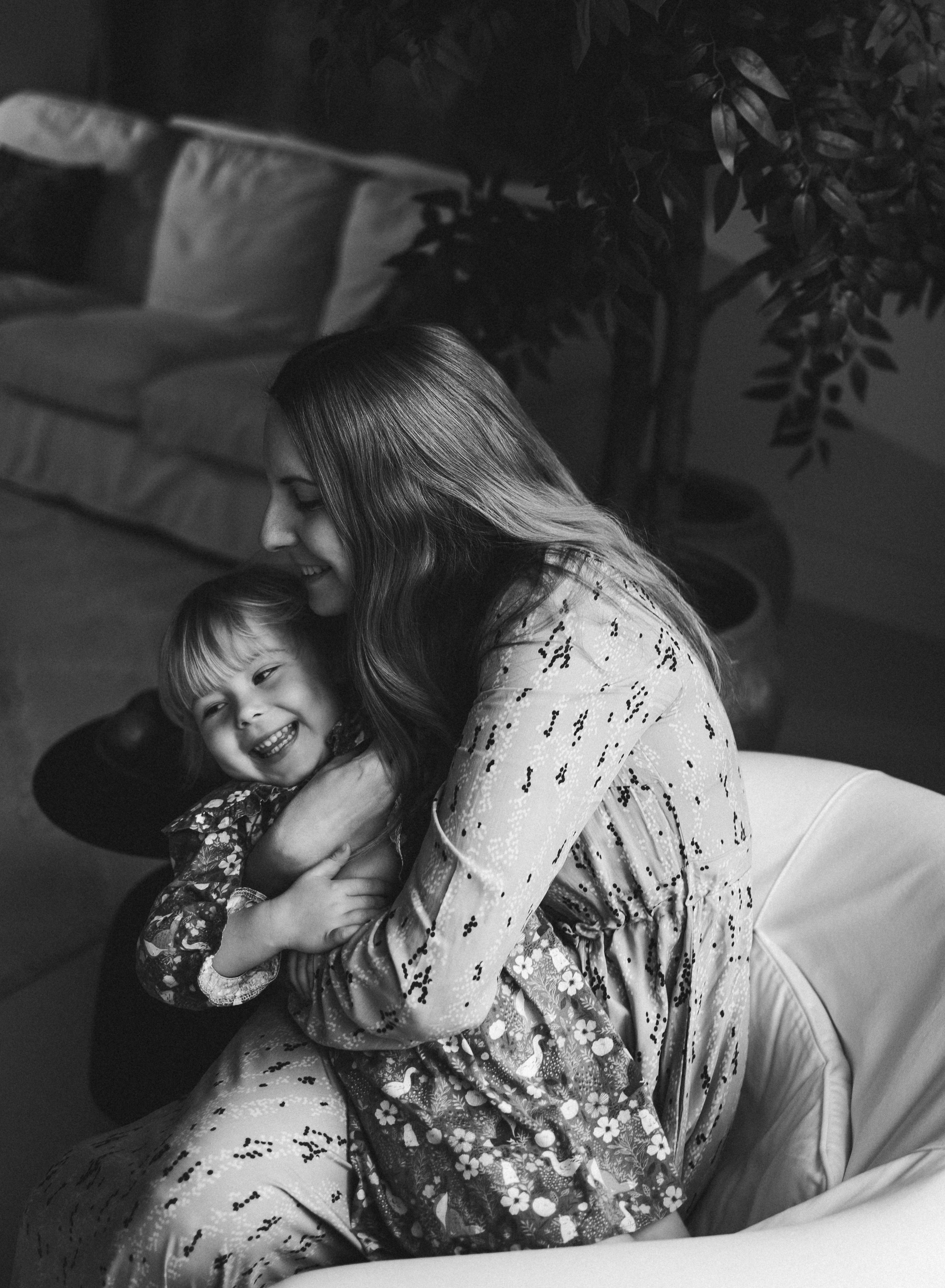 Катерина и Софа — зал Серена. Семейный фотограф в Краснодаре Храмова Анна