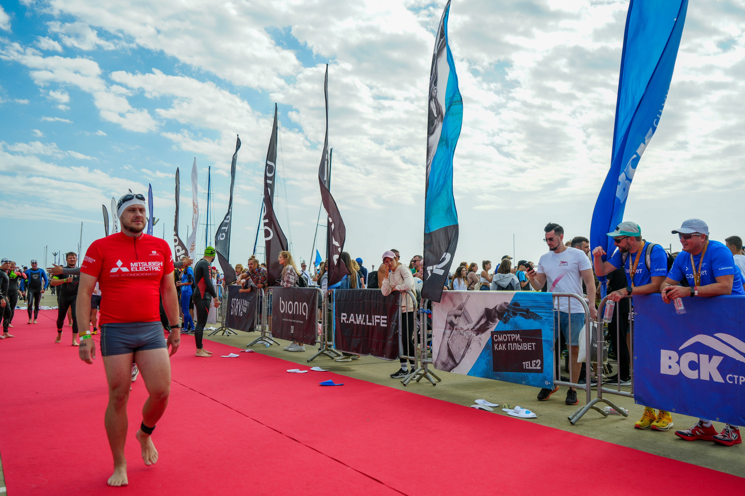 Фотоотчет партнерской интеграции для компании TELE2 на фестивале Ironstar. Репортажный фотограф в Красной Поляне и Сочи Павлюченко Екатерина