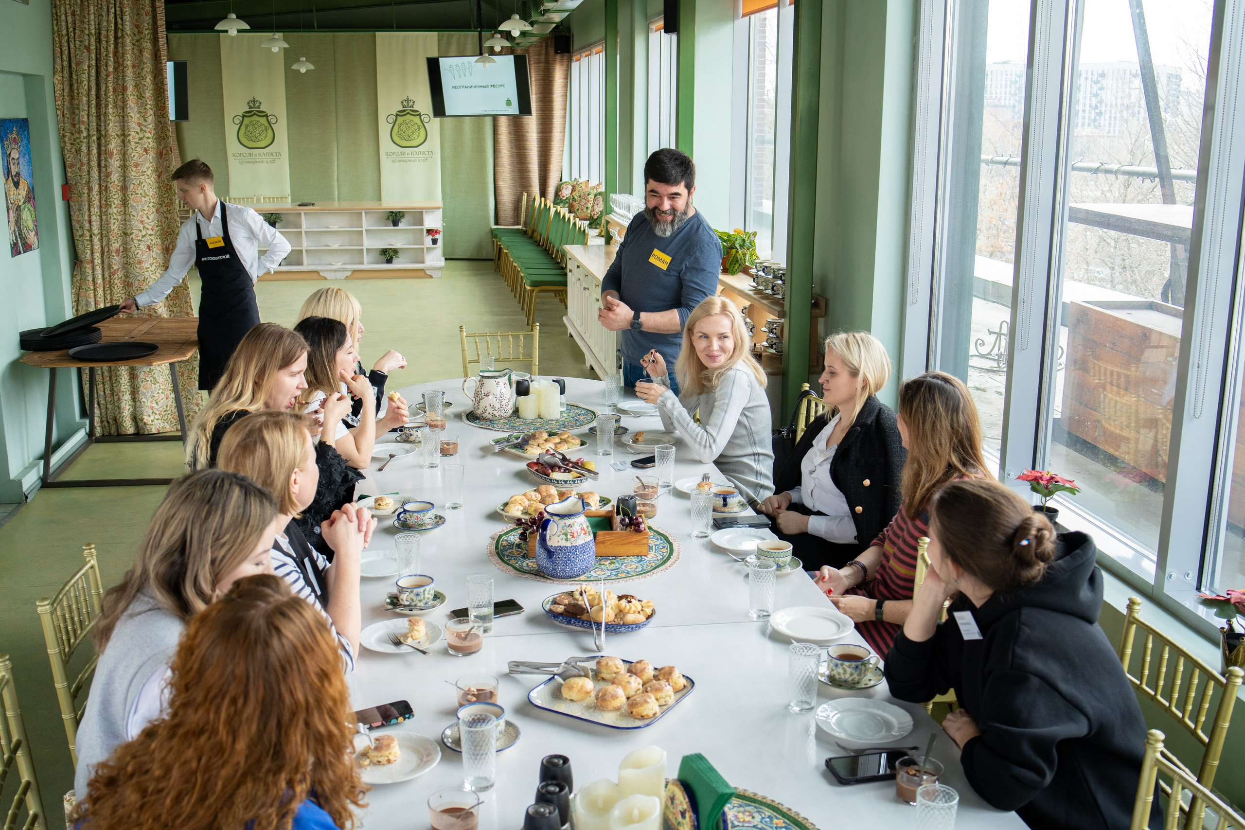 Бизнес — завтрак в «Королях и Капусте». Фотограф Иван Шабунов