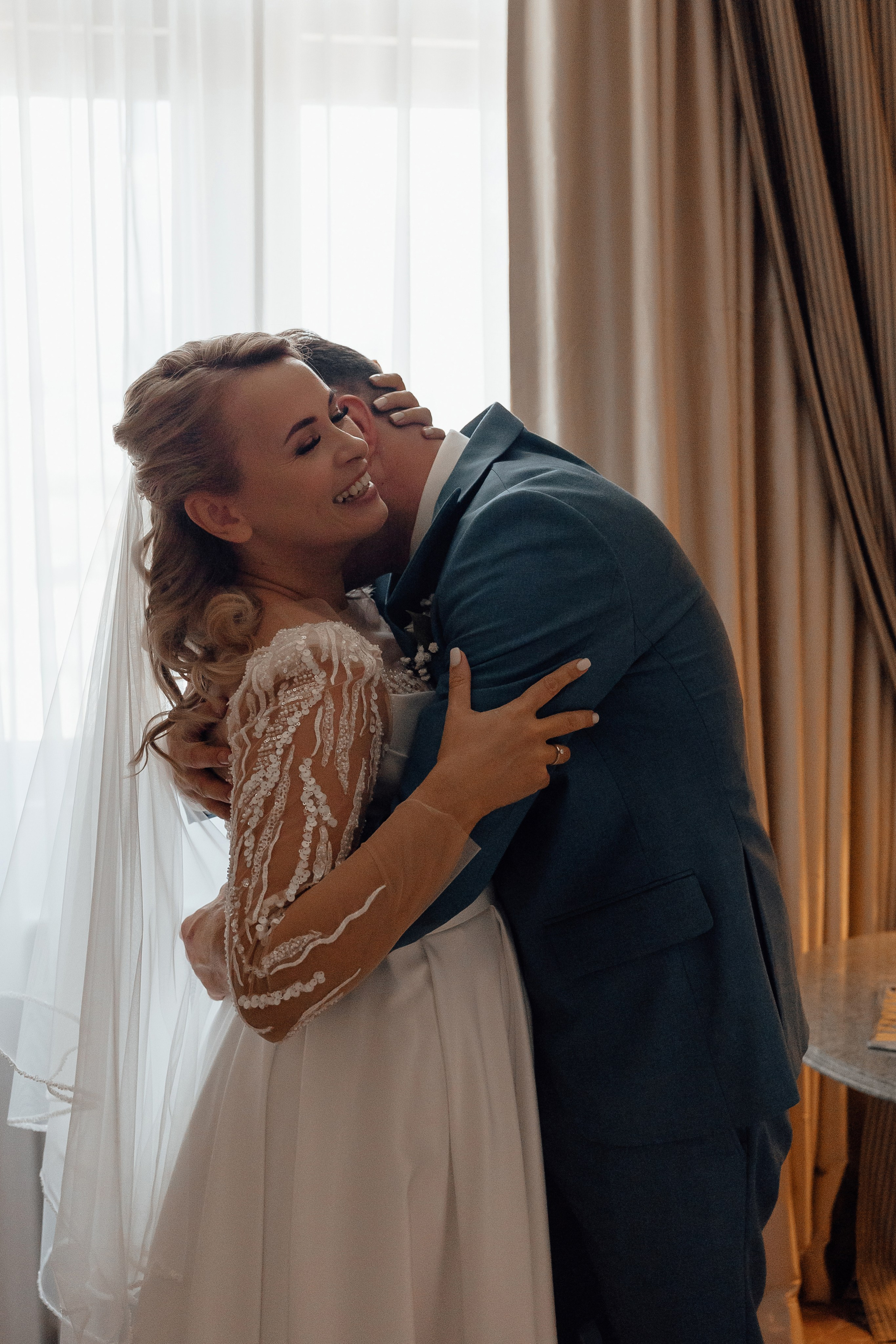 Свадебная фотосессия в Radisson Collection Hotel Moscow. Свадебный фотограф в Москве Дарья Олендарёва