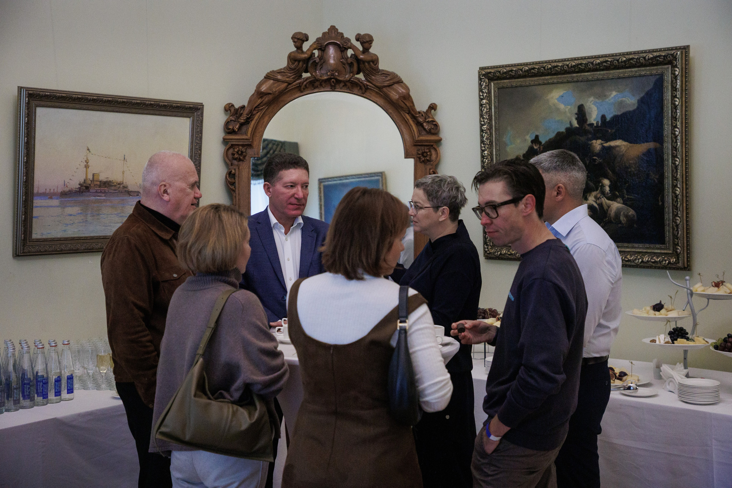 Открытие экспозиции «Путевые заметки. Привал». Фотограф городских и семейных событий Артем Карпухин