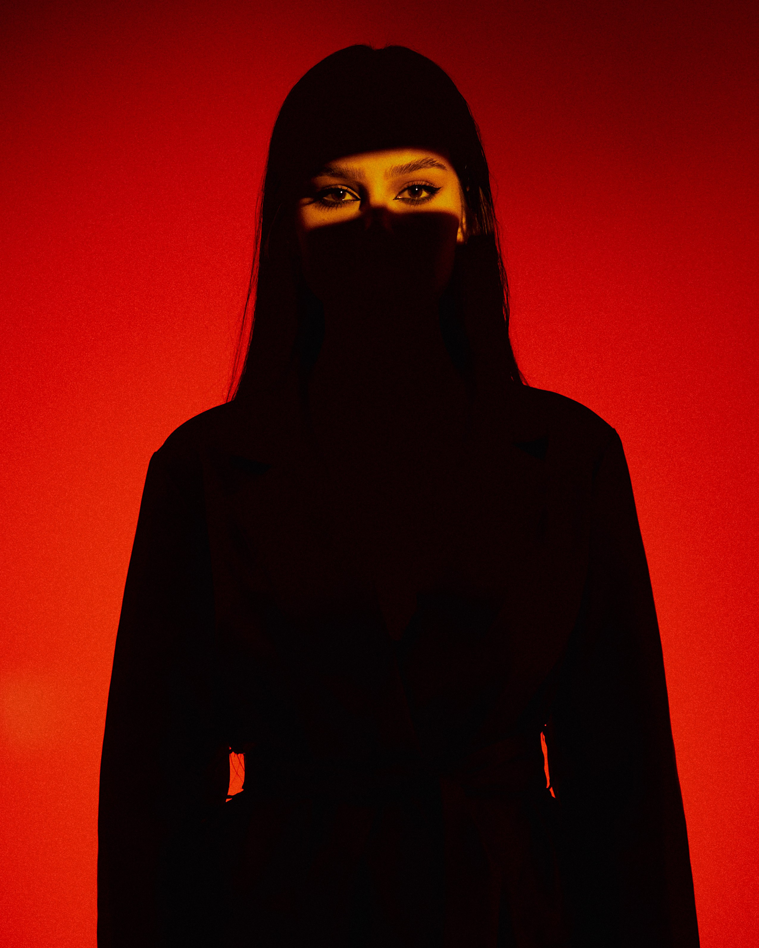 Съемка с цветным светом в студии