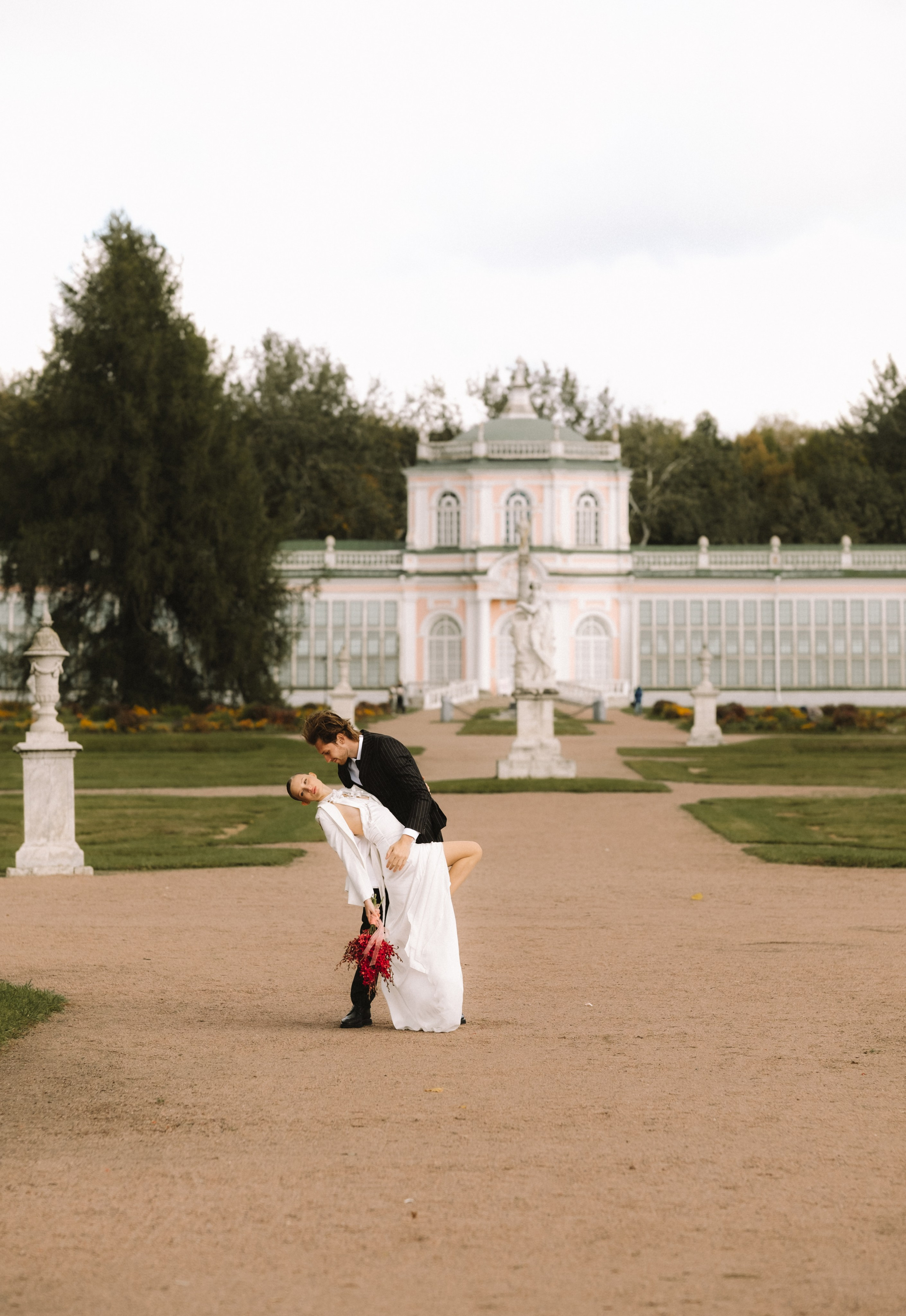 Михаил и Ксения в усадьбе Кусково. Фотограф в Москве Ольга Елоева