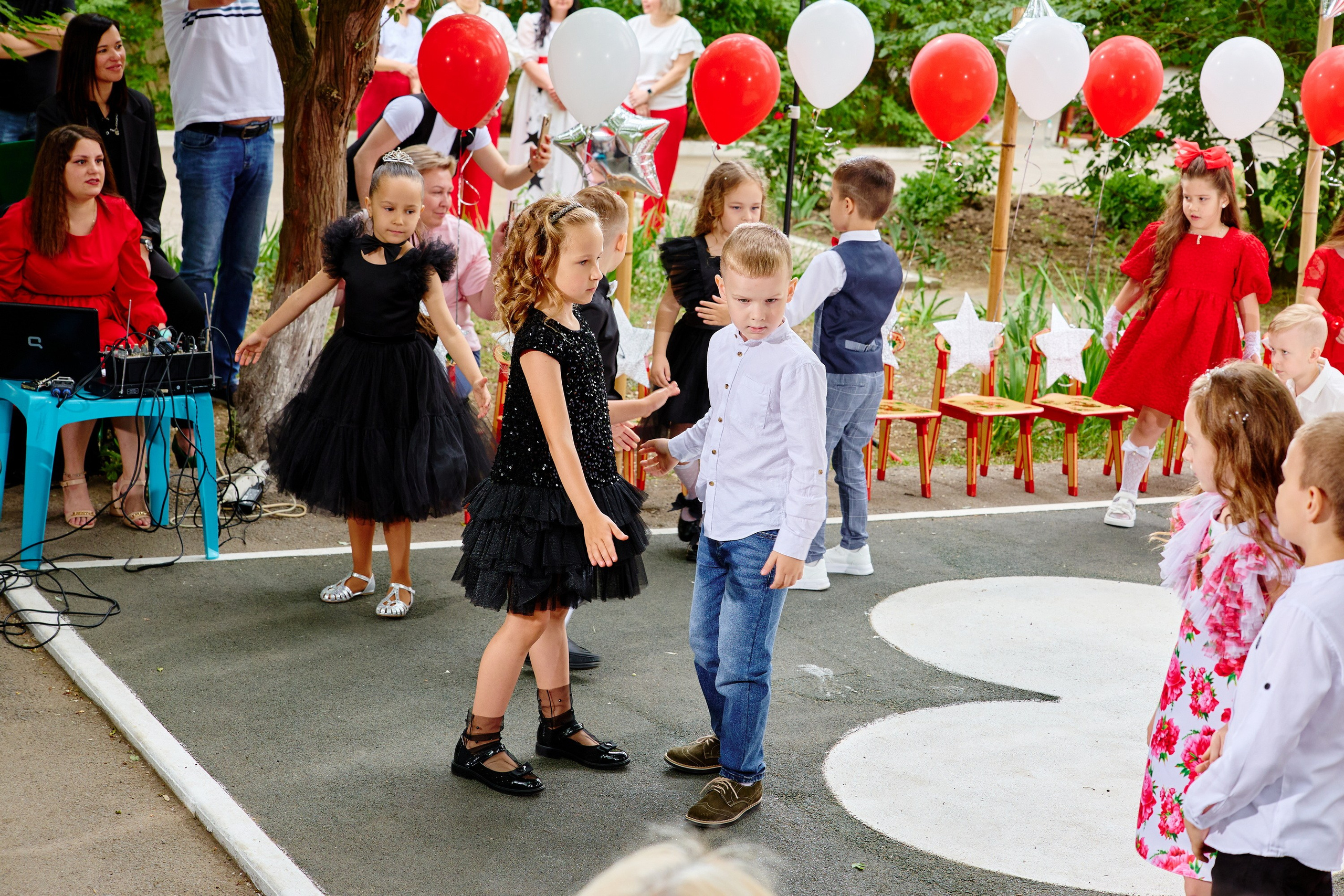 Выпускной 45 сад. Фотограф Выпускные альбомы Таганрог Сергей Коробченко