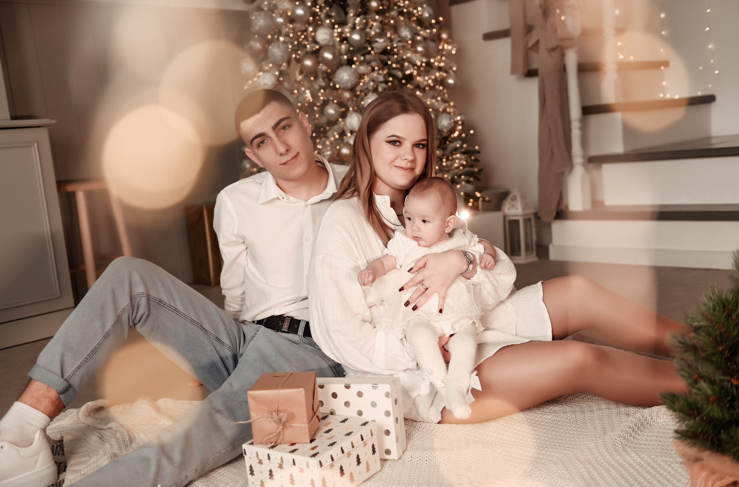 Новогодняя семейная. Свадебный, семейный, детский, контент фотограф в Омске Максим Ильин