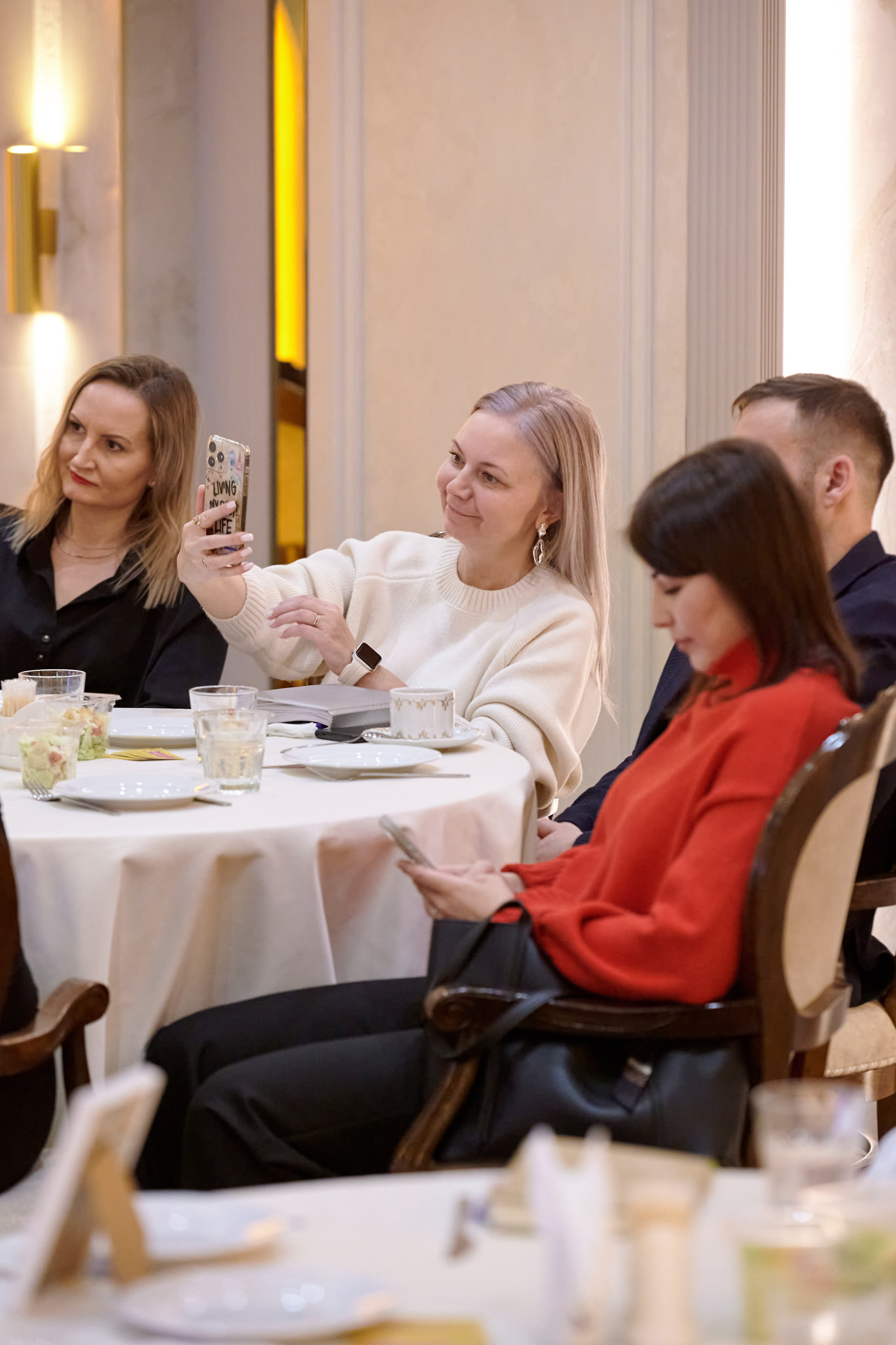 Корпоративная съемка праздников, семинаров и других мероприятий в Сургуте. Студия по производству фото- и видео-контента «АППЕРТУРА»