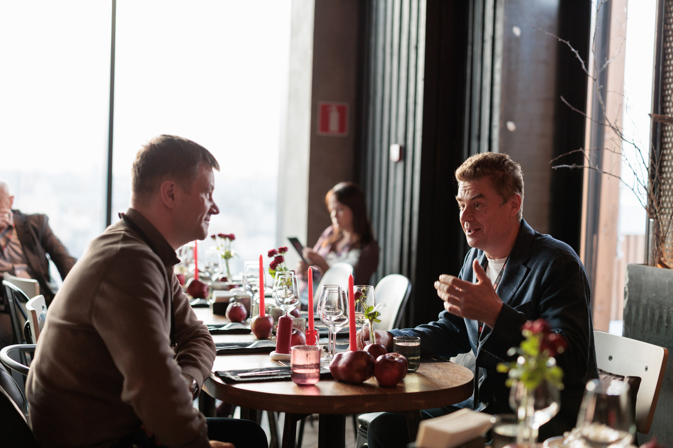 Альфа Босс — дегустация деловых идей. Контент для бизнеса в Екатеринбурге Полдень Медиа